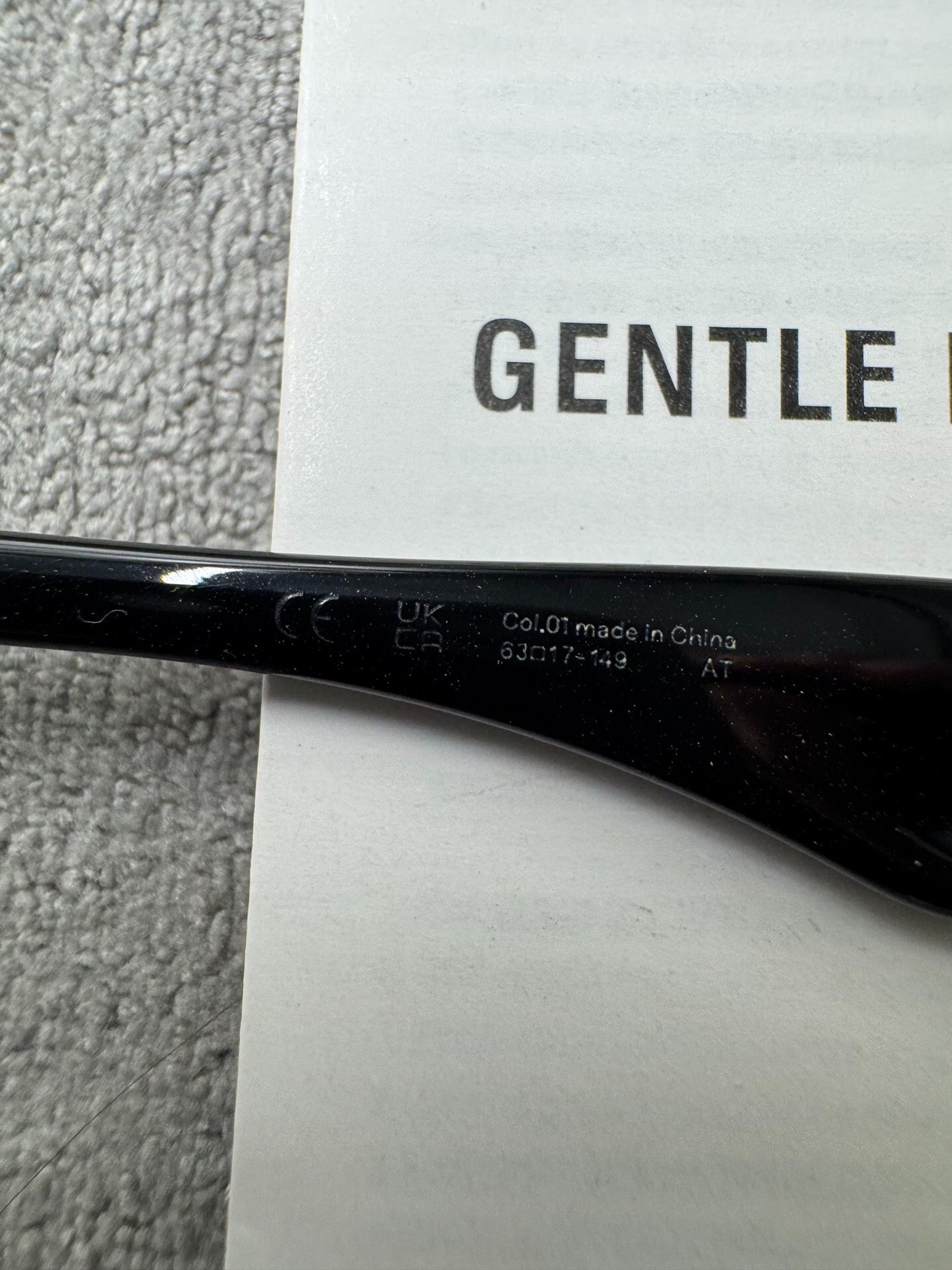 Gentle Monster 型號:lilit 尺寸:63-17-149 黑色墨鏡 茶色鏡片Gentle Monster 型號:lilit 尺寸:63-17-149 黑色墨鏡 茶色鏡片