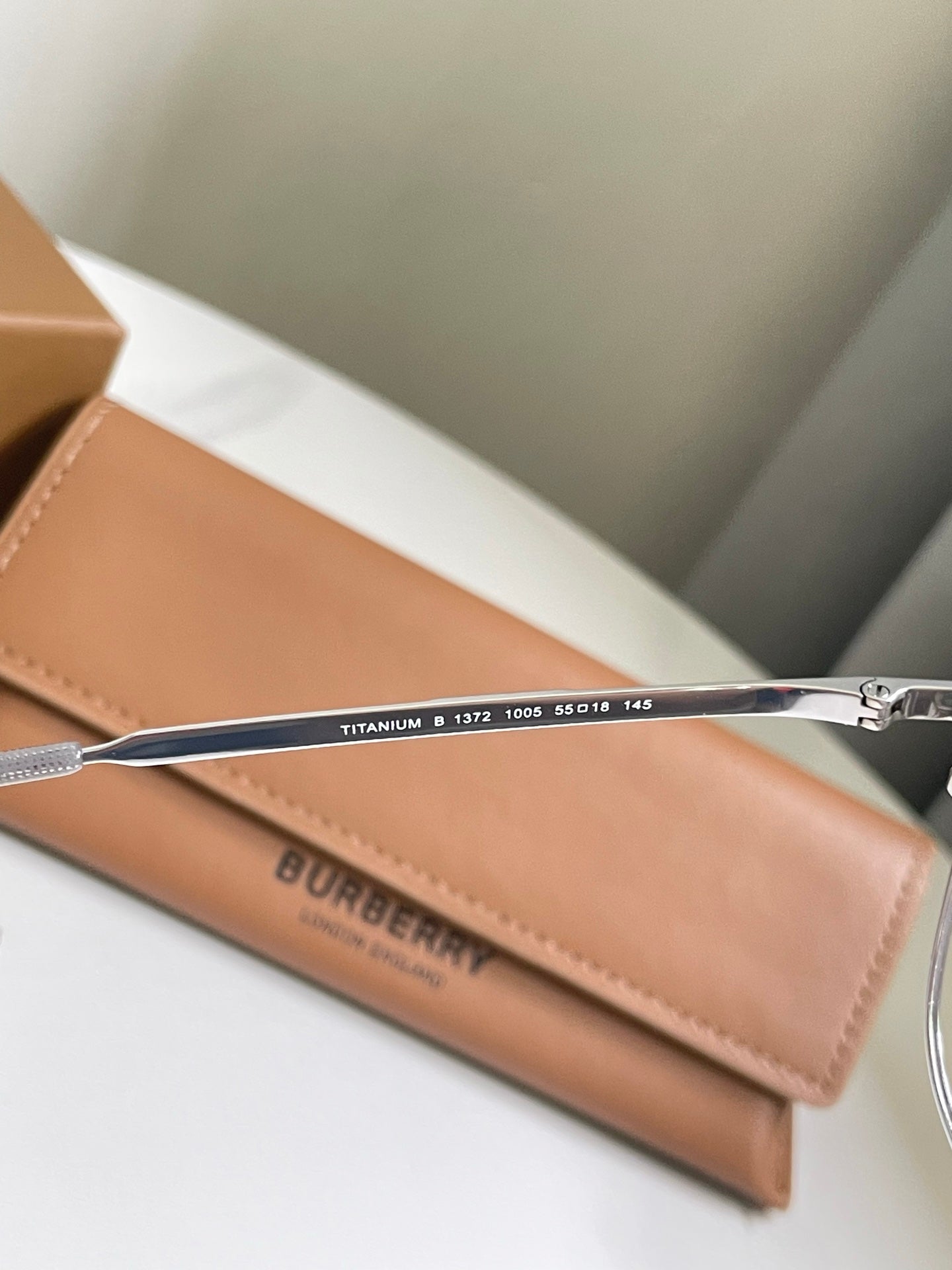 Burberry 新眼鏡 BE1372 尺寸55-18-145