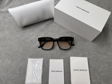 Gentle Monster 型號：una.c 尺寸：53-20-154 黑色墨鏡