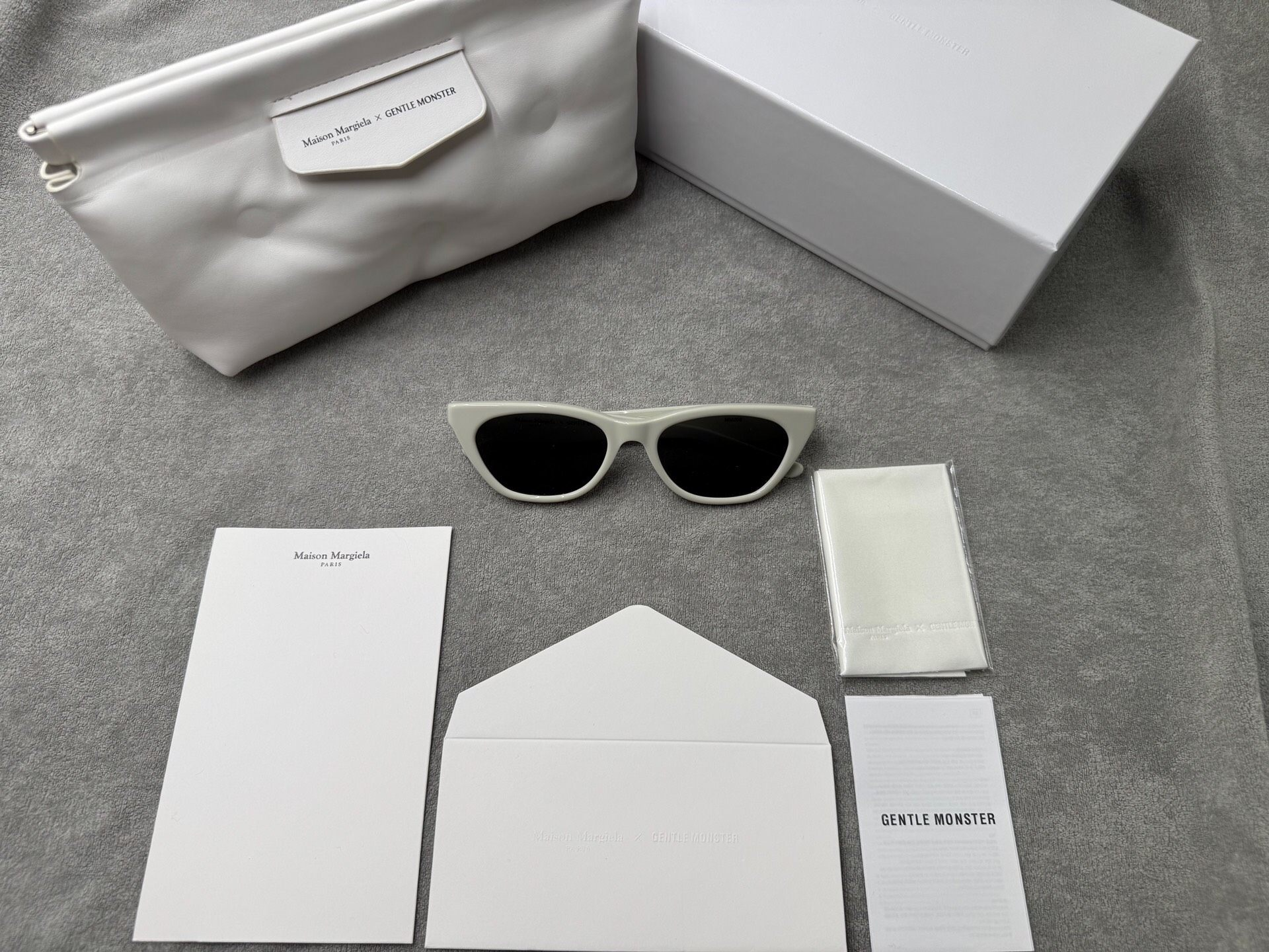 型號：mm208 Gentle Monster 聯名 Maison Margiela 白色透灰墨鏡