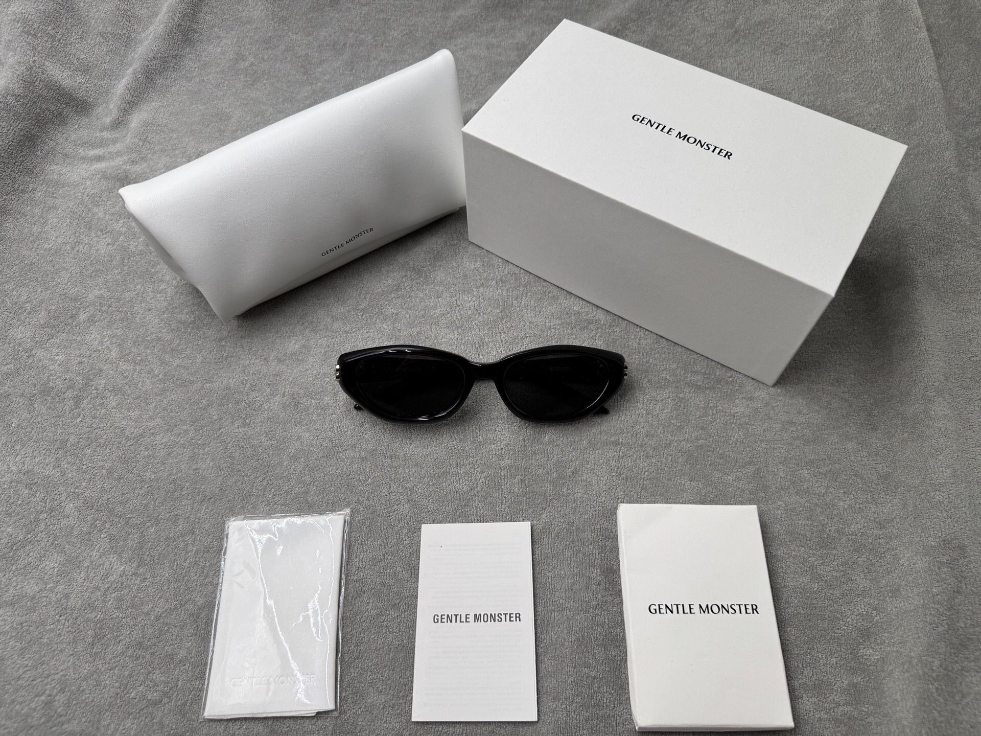 Gentle Monster 型號：sosomo 尺寸：55-20-141 黑色墨鏡