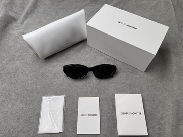 Gentle Monster 型號：sosomo 尺寸：55-20-141 黑色墨鏡