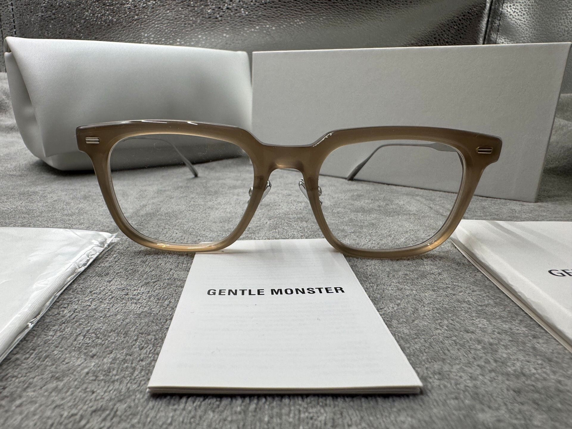 Gentle Monster 型號：Zin-GC7 尺寸：53-21-149 啡色 光學眼鏡
