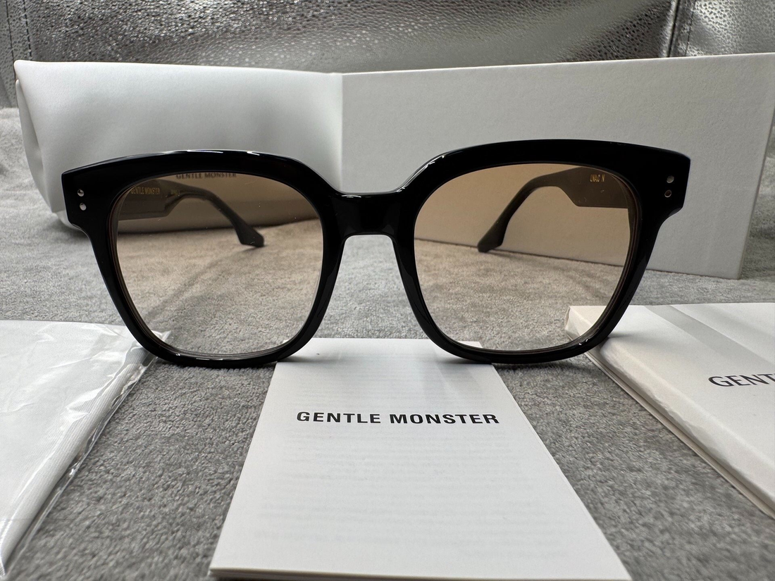 Gentle Monster 型號：una.c 尺寸：53-20-154 黑色墨鏡