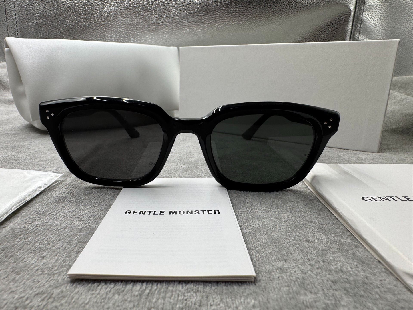 Gentle Monster 型號：musee 尺寸：52-22-143 黑色墨鏡