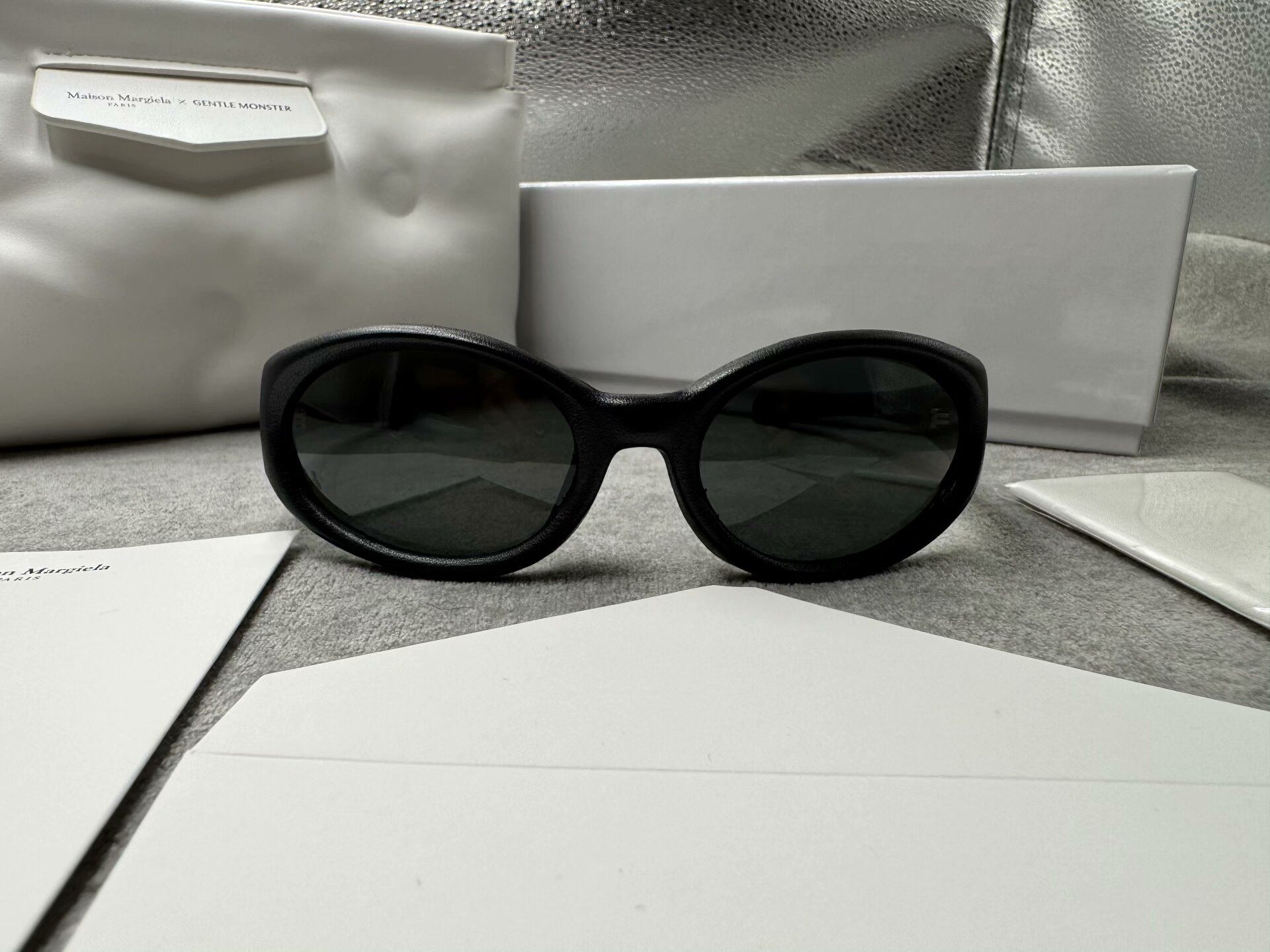 型號：mm104 Gentle Monster 聯名 Maison Margiela 黑框皮質墨鏡