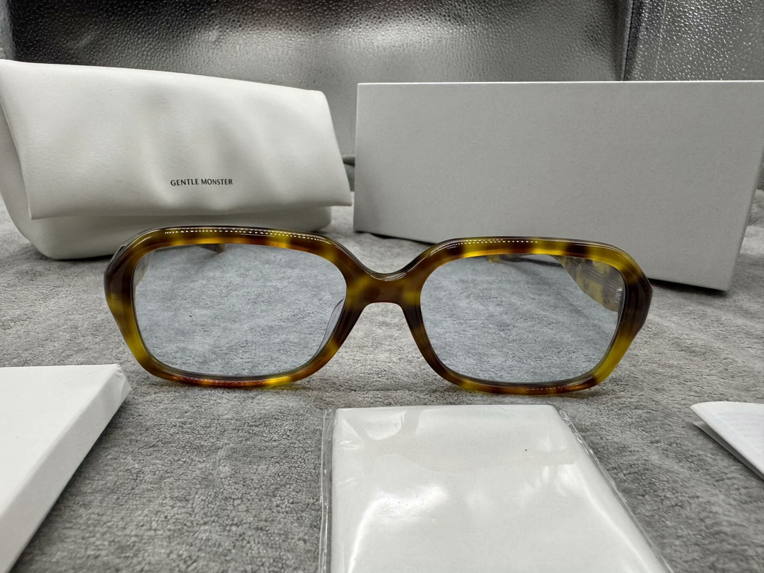 型號：mm212 Gentle Monster 聯名 Maison Margiela 玳瑁色平光鏡