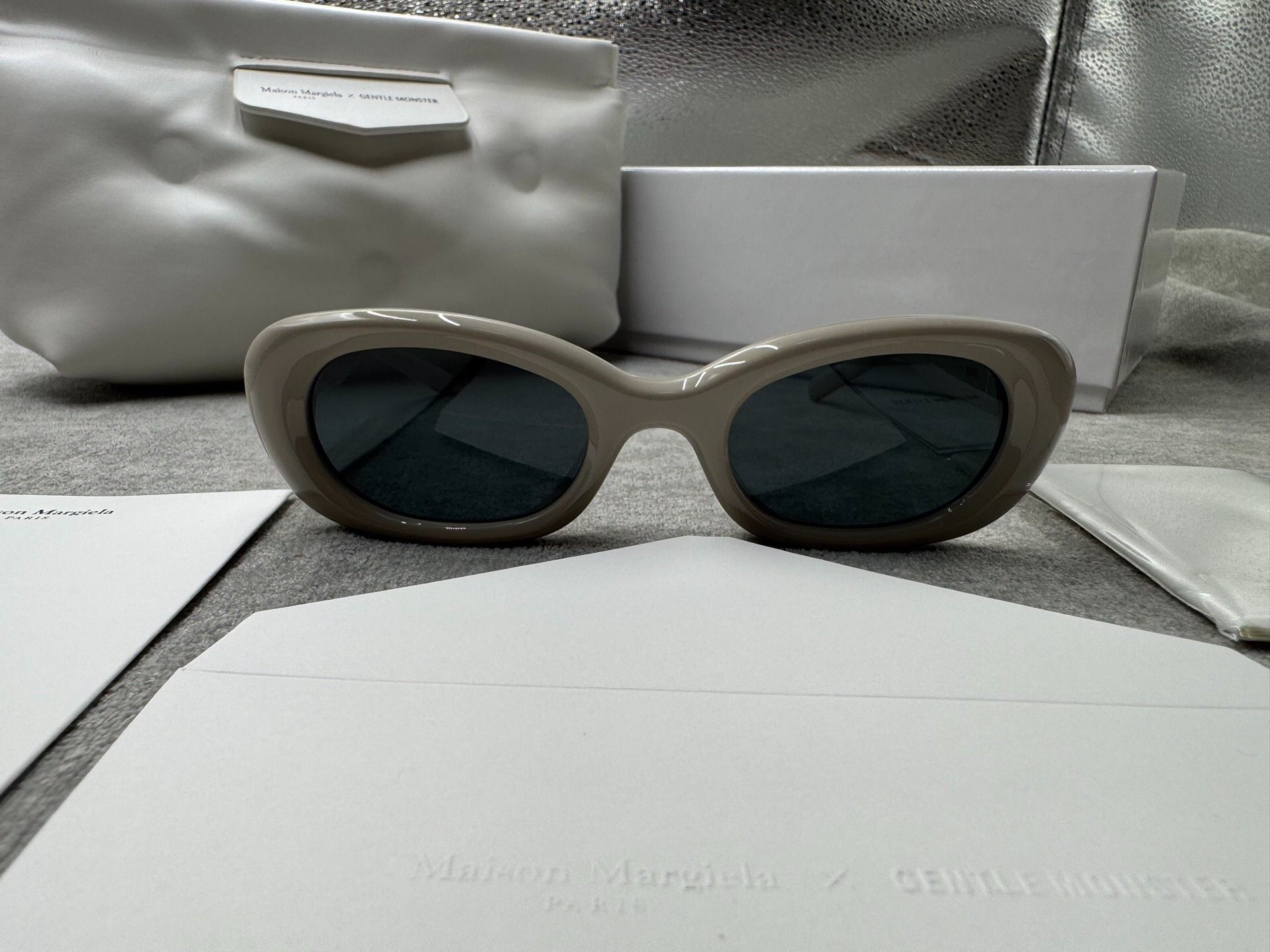 型號：mm004 Gentle Monster 聯名 Maison Margiela 灰色墨鏡