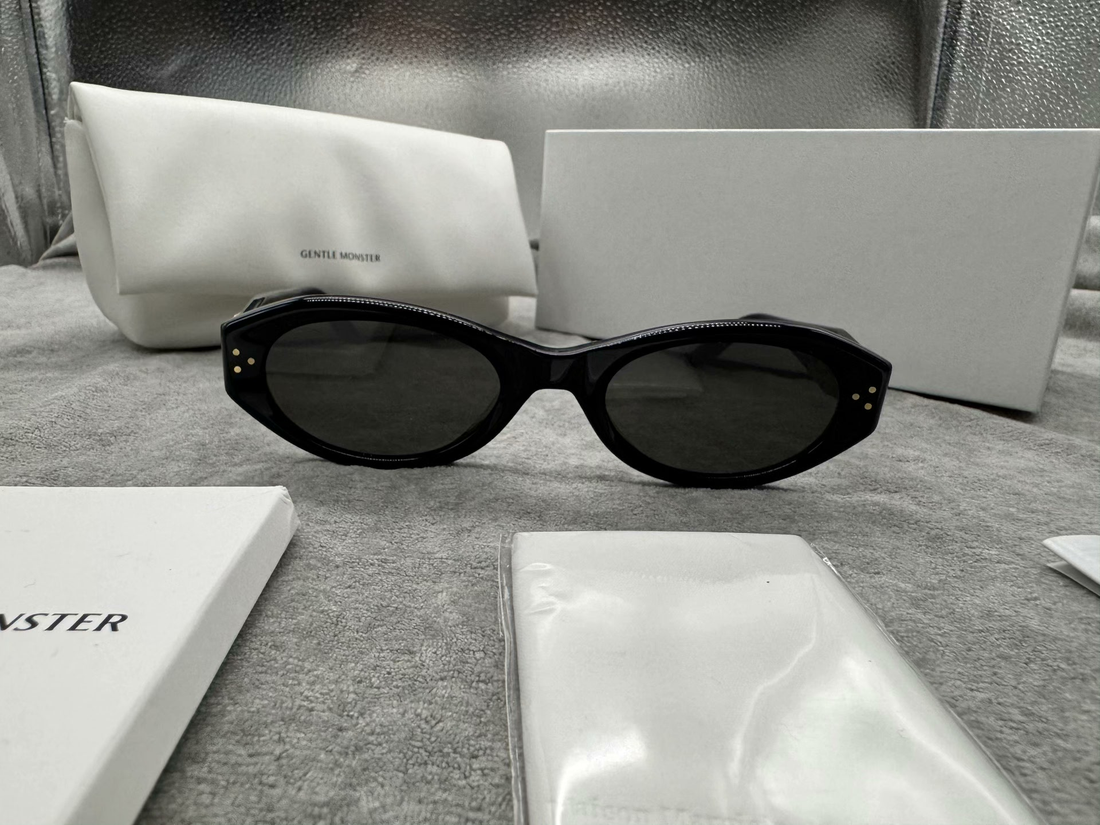 Gentle Monster 型號：vamp 尺寸：53-23-145 黑色墨鏡