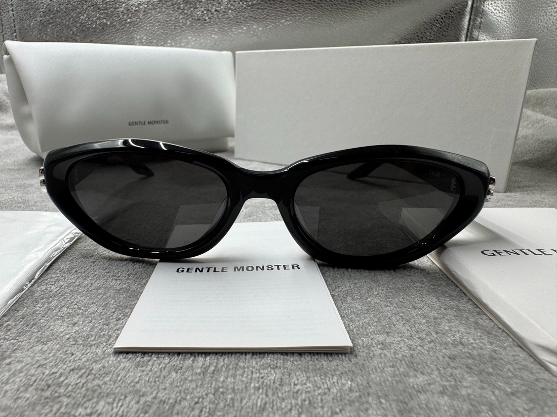 Gentle Monster 型號：sosomo 尺寸：55-20-141 黑色墨鏡