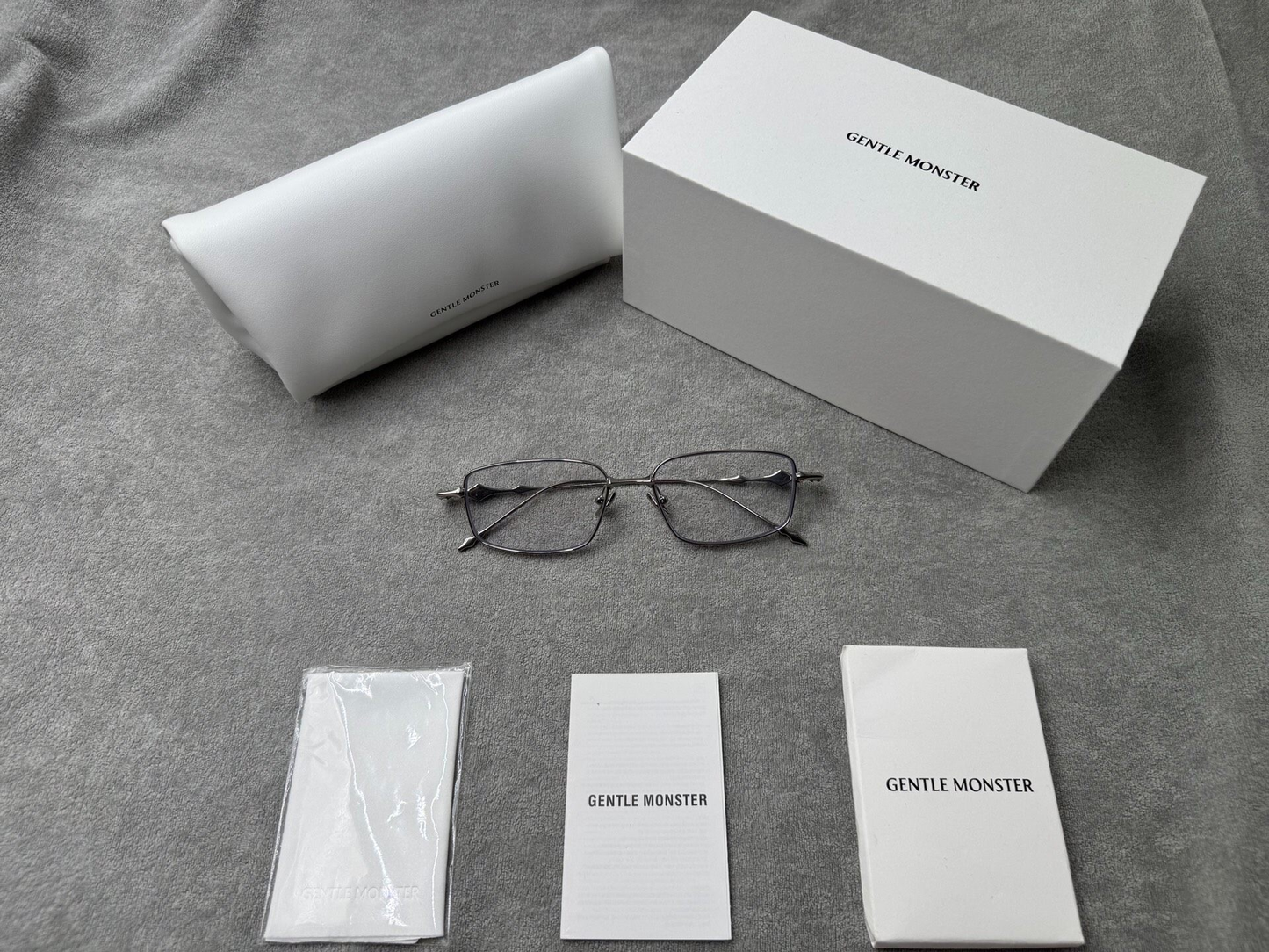Gentle Monster 型號：Atomic 尺寸：56-17-151 銀色光學眼鏡