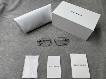 Gentle Monster 型號：Atomic 尺寸：56-17-151 銀色光學眼鏡