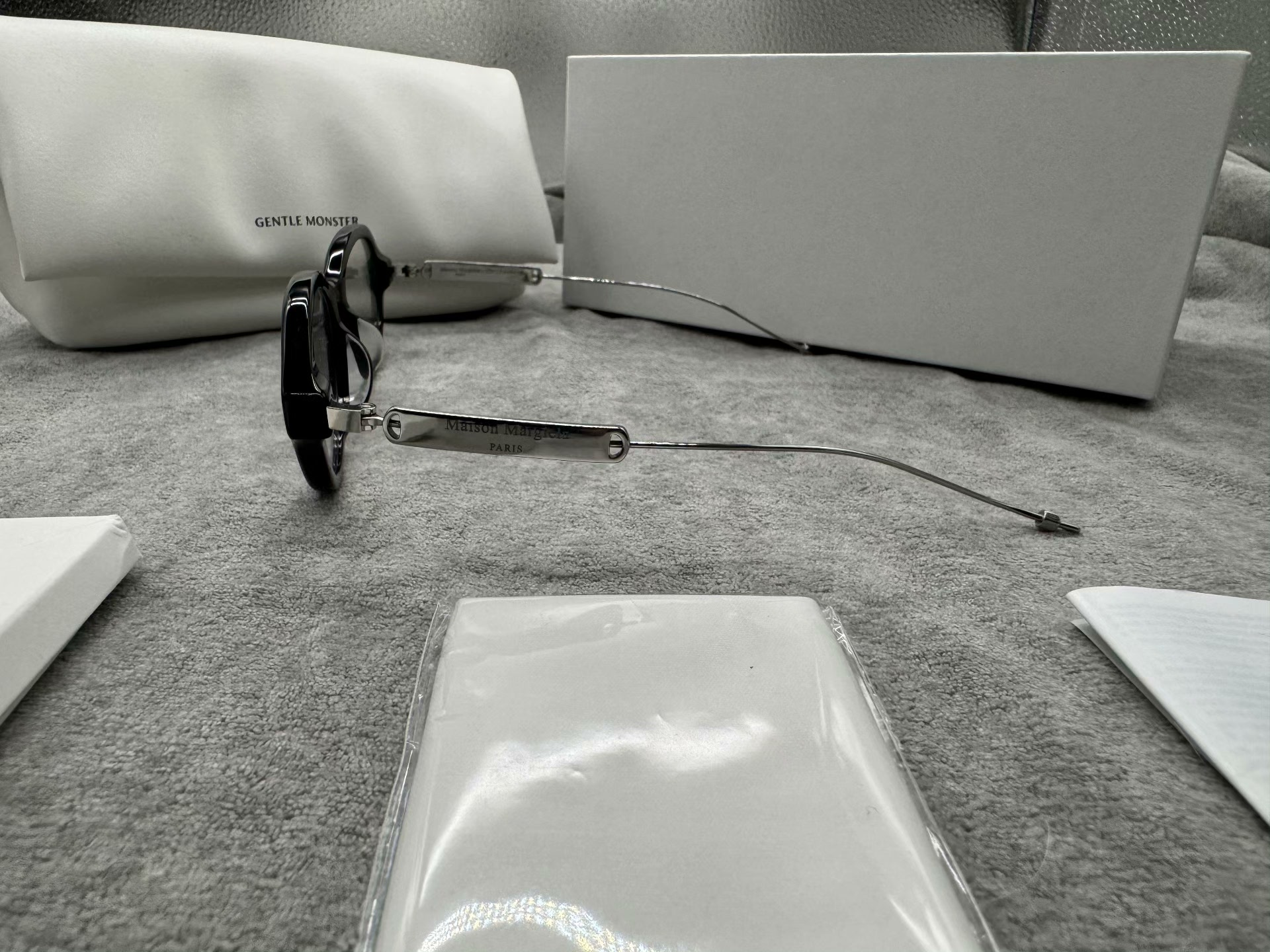 型號：mm214 Gentle Monster 聯名 Maison Margiela 黑色平光鏡