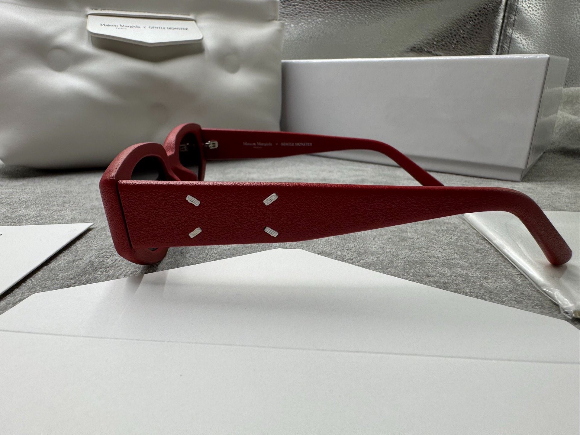型號：mm205 Gentle Monster 聯名 Maison Margiela 紅色皮質墨鏡