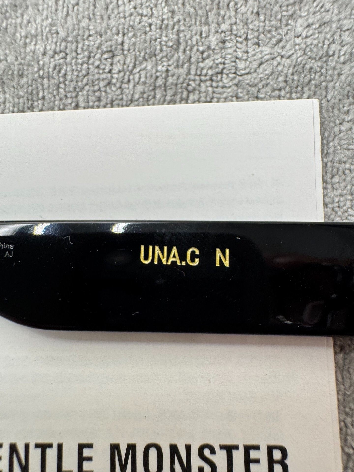 Gentle Monster 型號：una.c 尺寸：53-20-154 黑色墨鏡