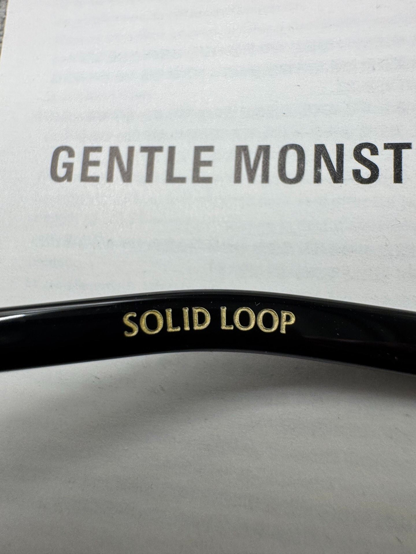 Gentle Monster 型號：solid loop 尺寸：55-21-142 黑色墨鏡