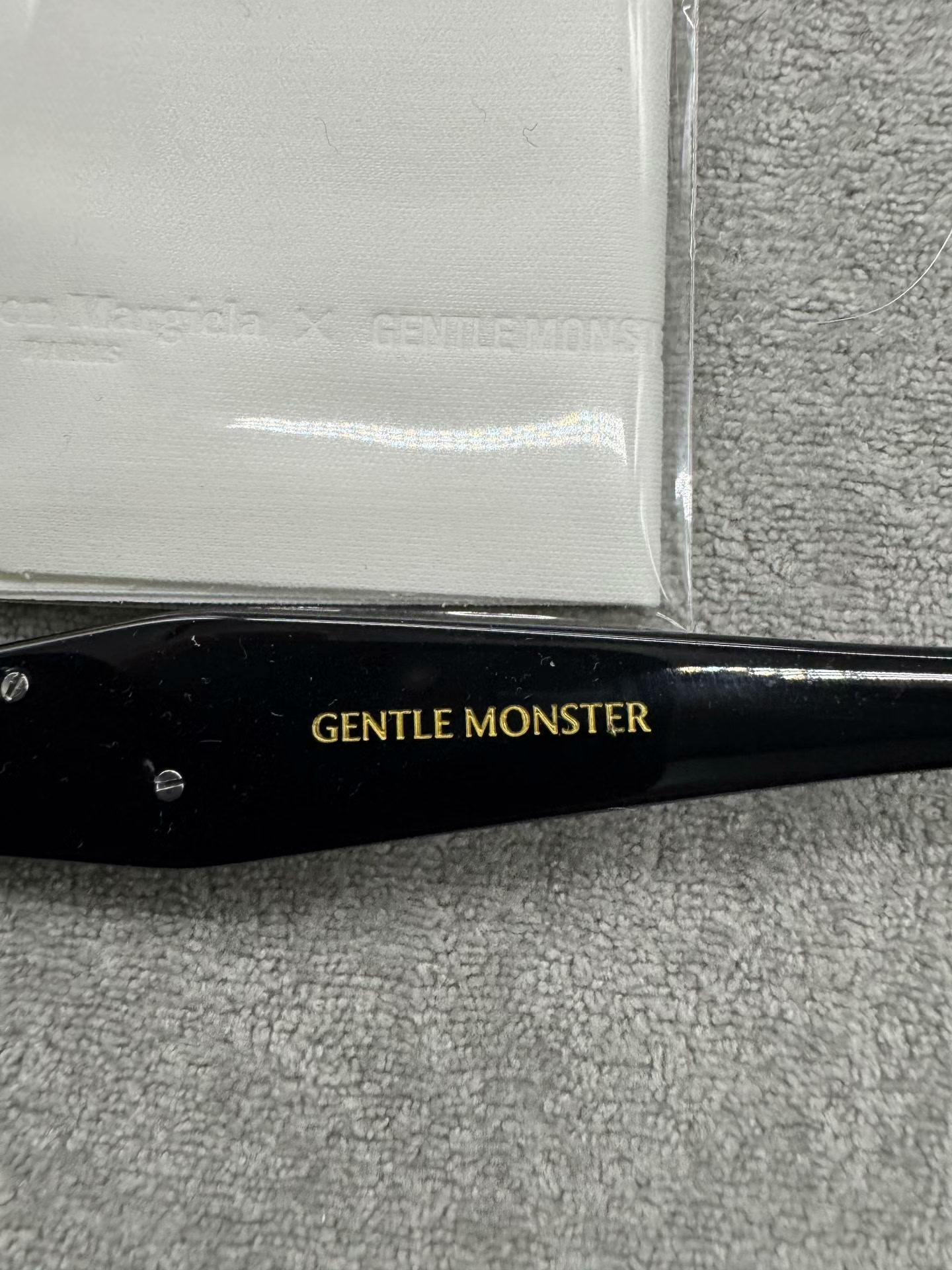 Gentle Monster 型號：vamp 尺寸：53-23-145 黑色墨鏡
