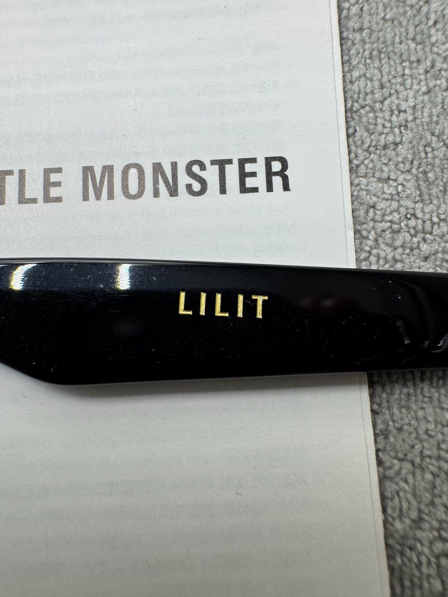 Gentle Monster 型號：lilit 尺寸：63-17-149 黑色墨鏡 茶色鏡片Gentle Monster 型號：lilit 尺寸：63-17-149 黑色墨鏡 茶色鏡片