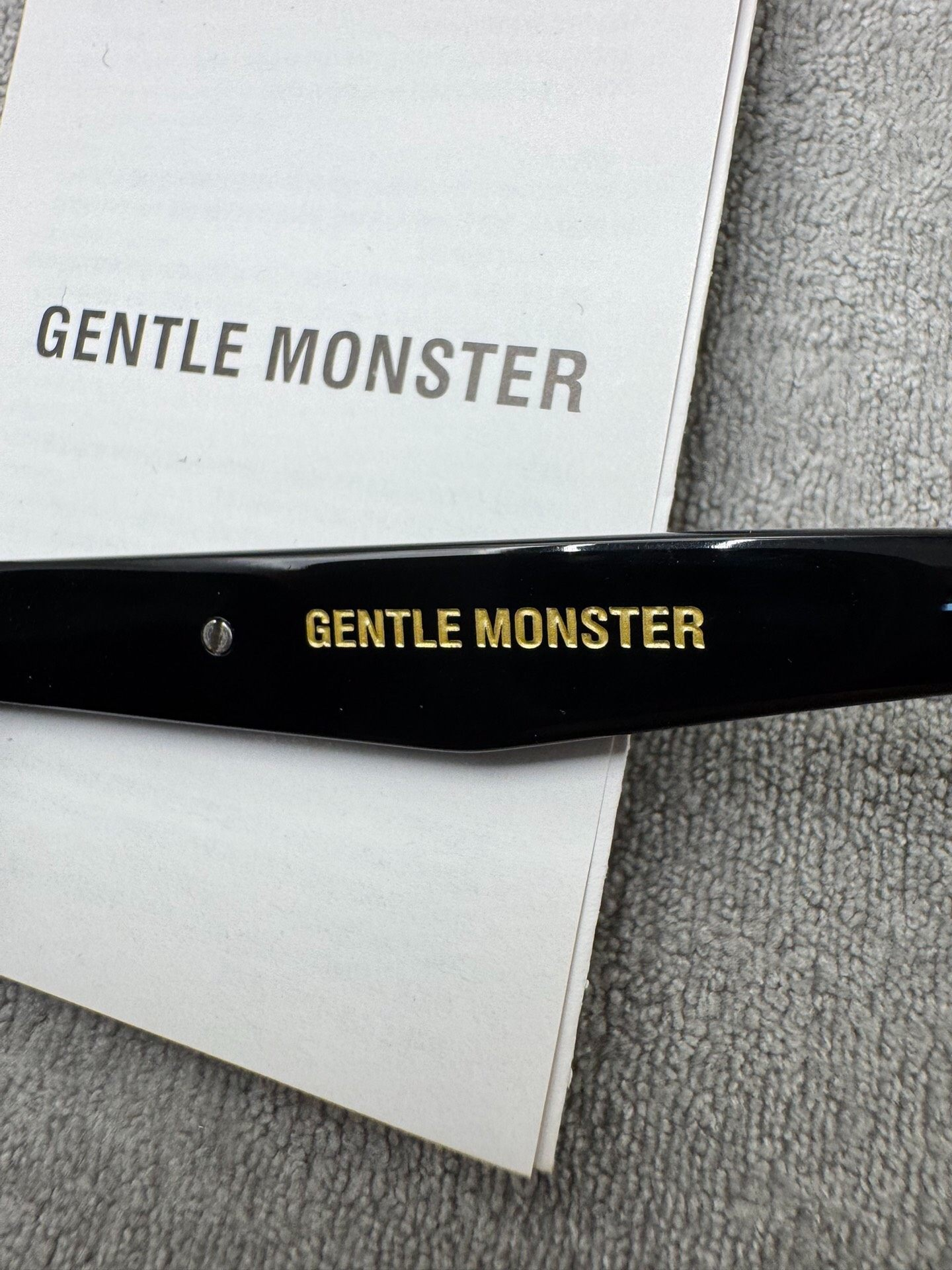 Gentle Monster 型號：jackie 尺寸：65-17-153 黑色墨鏡