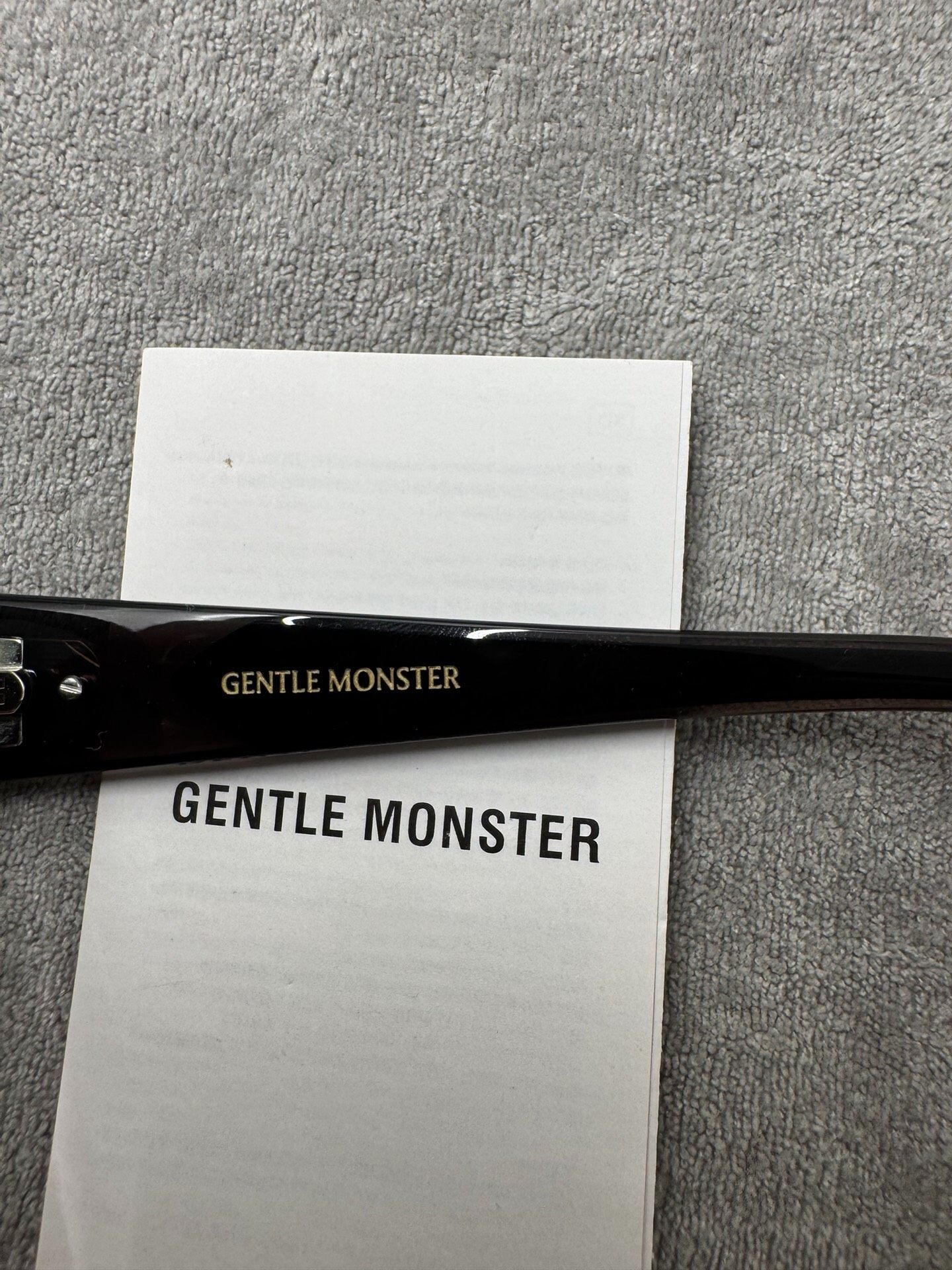 Gentle Monster 型號：devon 尺寸：55-22-146 黑色墨鏡