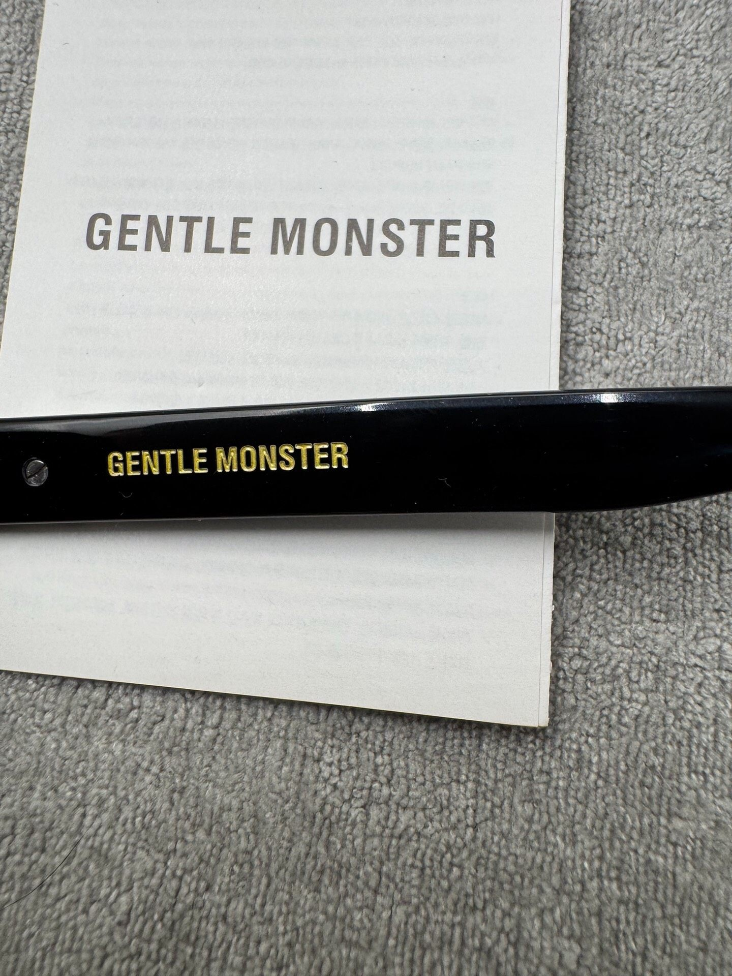 Gentle Monster 型號：musee 尺寸：52-22-143 黑色墨鏡