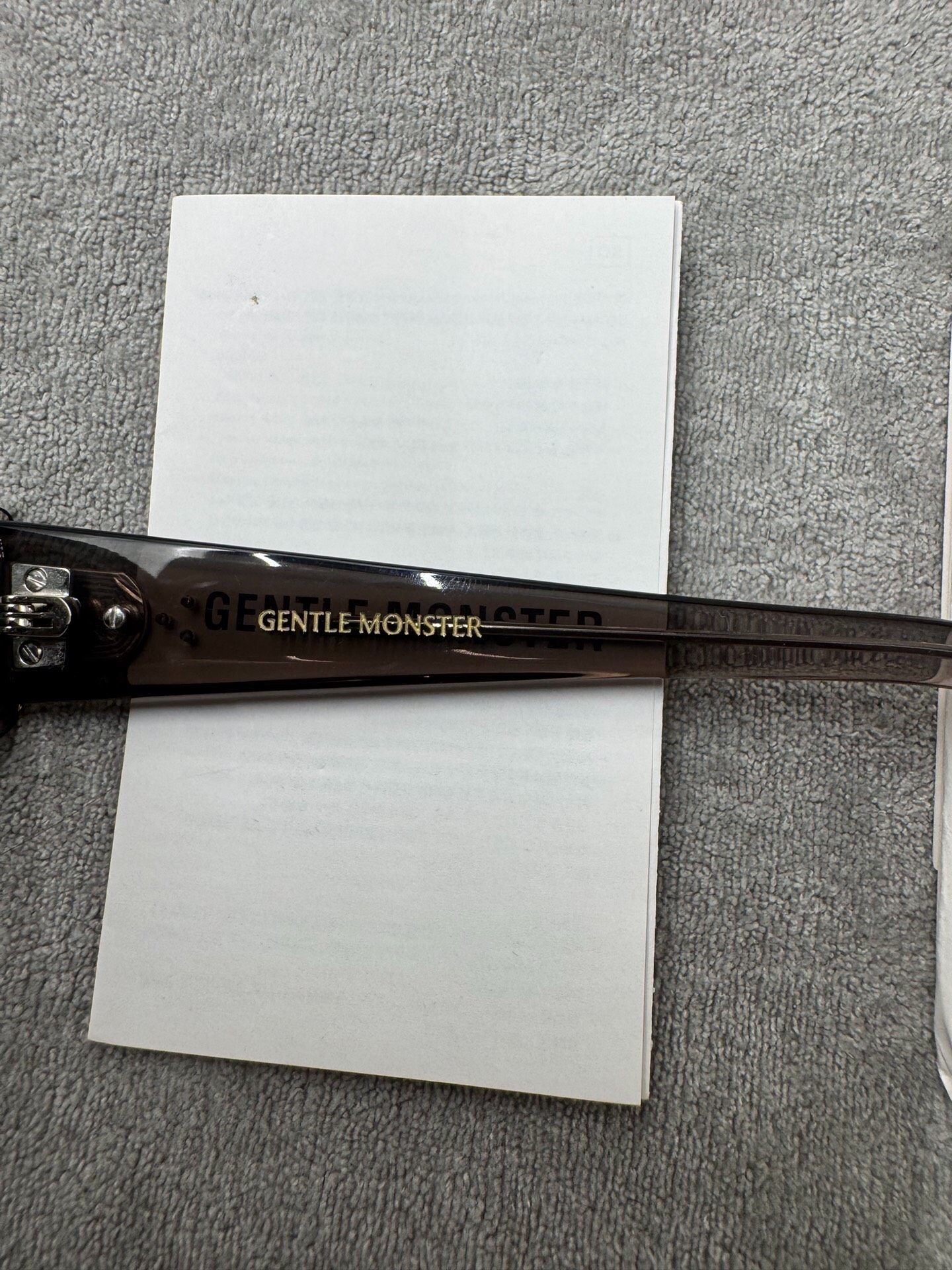 Gentle Monster 型號：devon 尺寸：55-22-146 灰色墨鏡