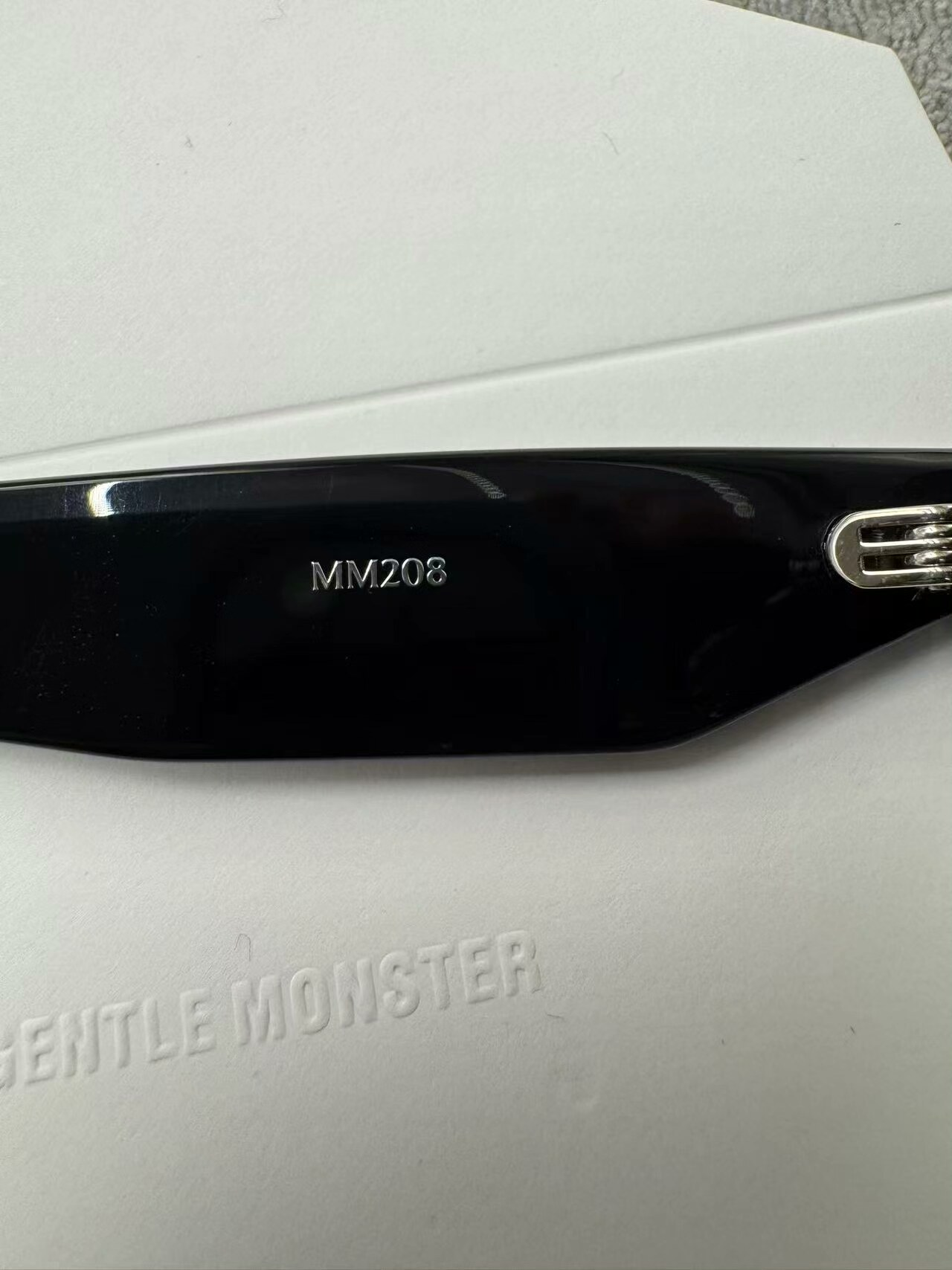 型號：mm208 Gentle Monster 聯名 Maison Margiela 黑色墨鏡