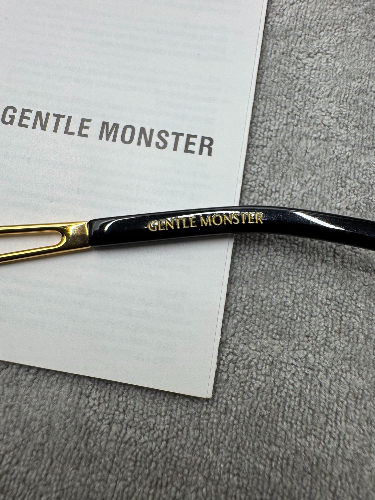 Gentle Monster 型號：kunst 尺寸：53-22-143 金色墨鏡