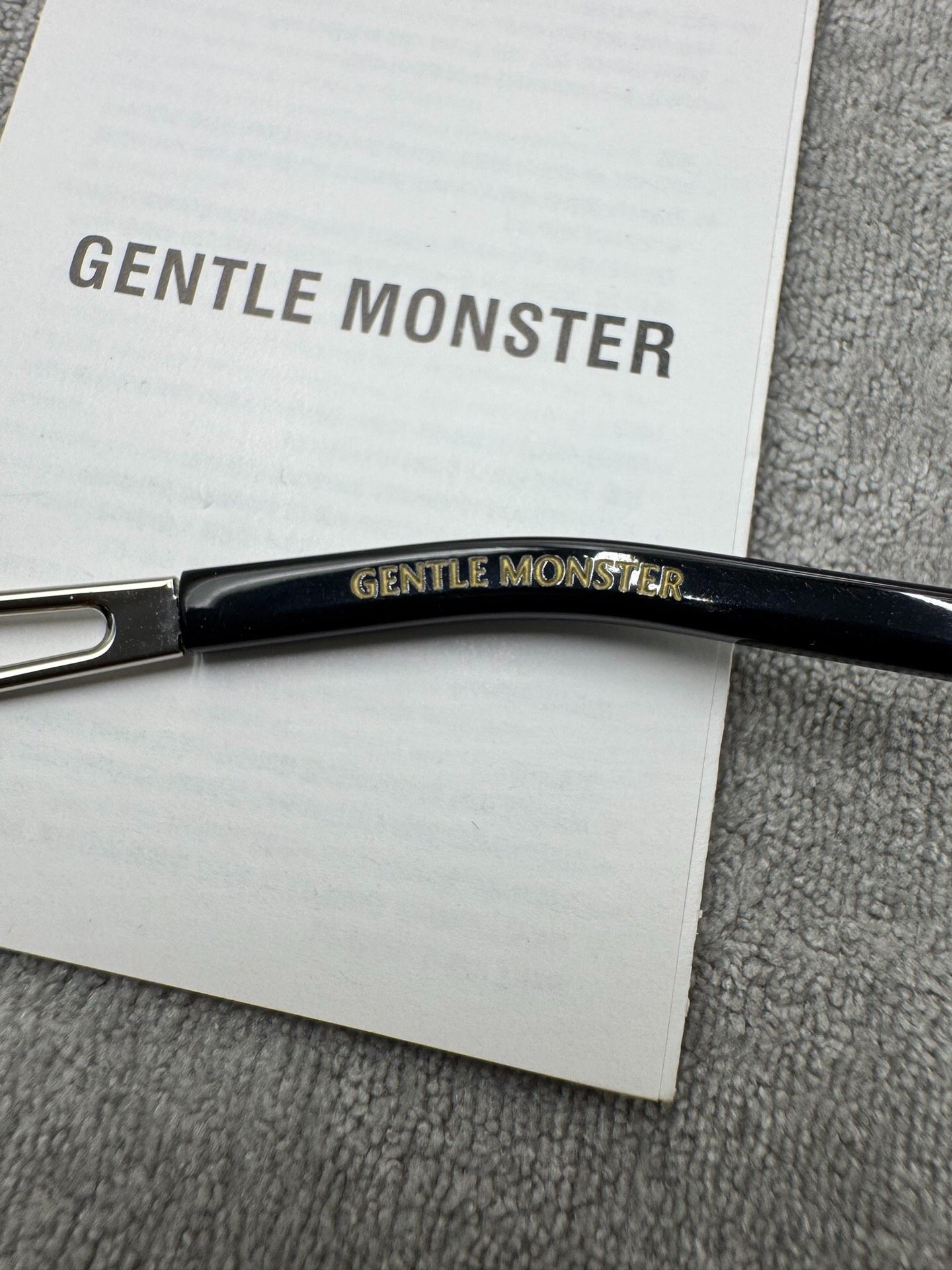 Gentle Monster 型號：solid loop 尺寸：55-21-142 黑色墨鏡