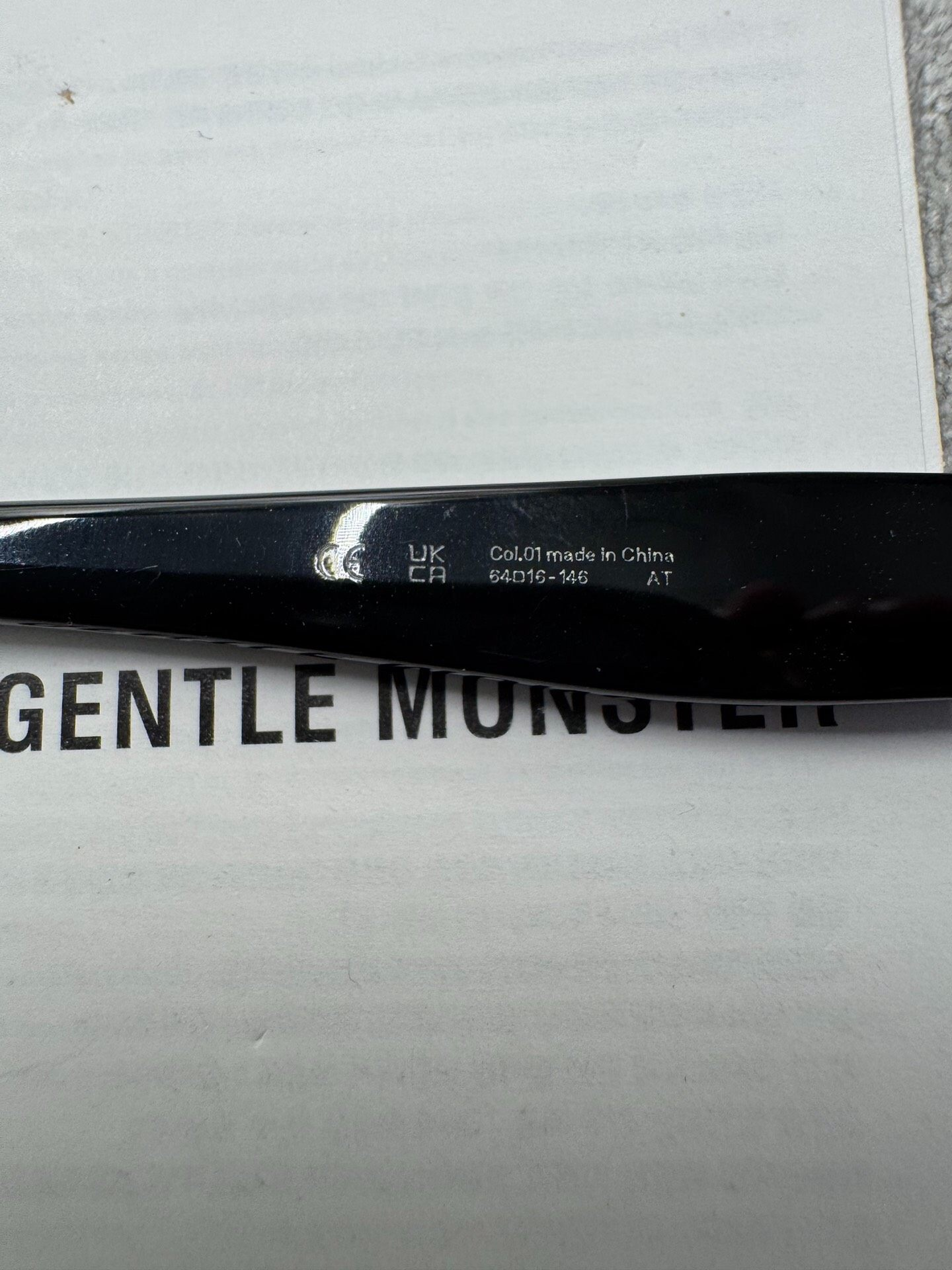 Gentle Monster 型號：numer 尺寸：64-16-146 黑色墨鏡 漸層藍色鏡片