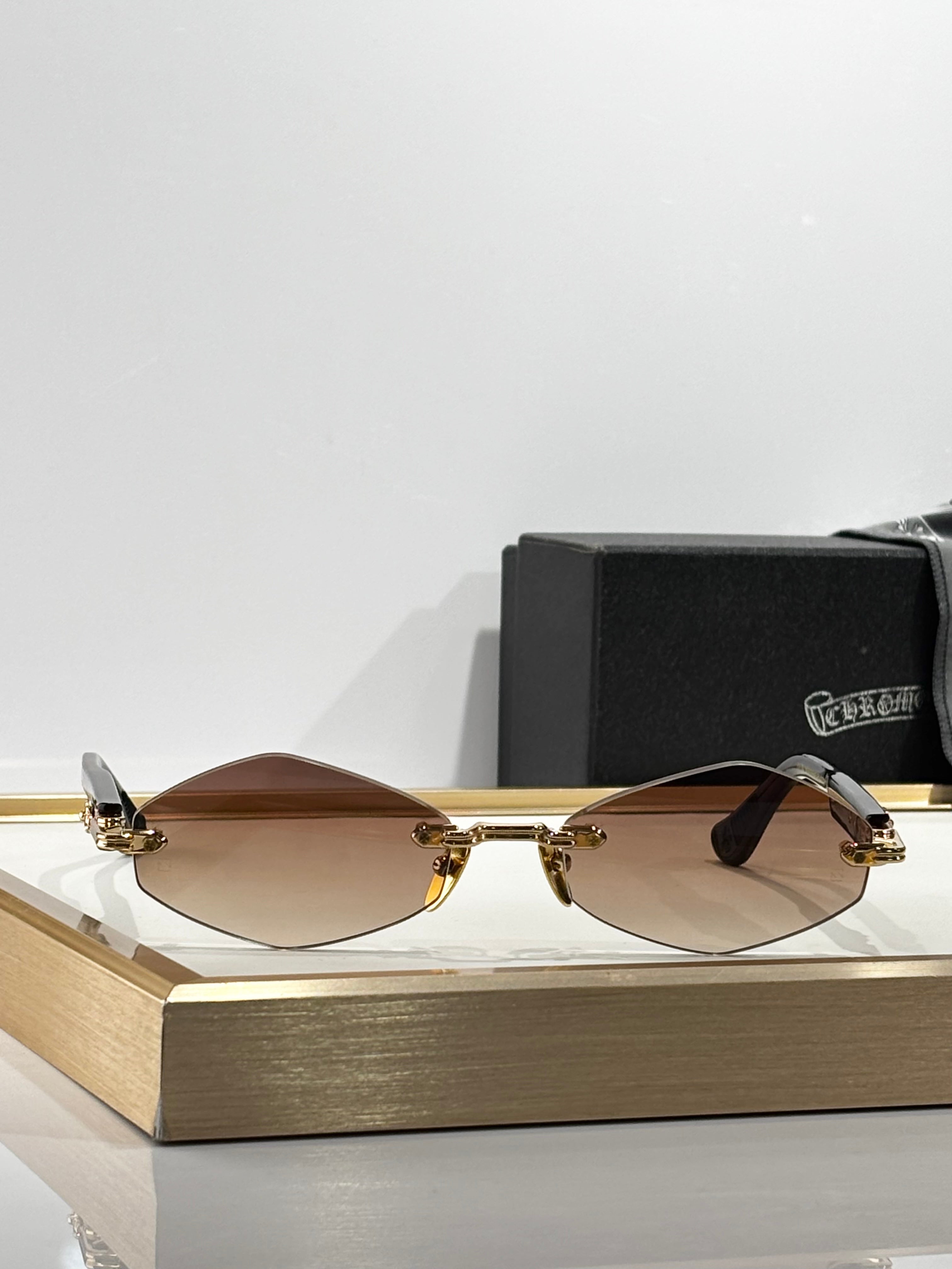 Chrome Heart ：DEPPE I SIZE：59口18-146 茶色