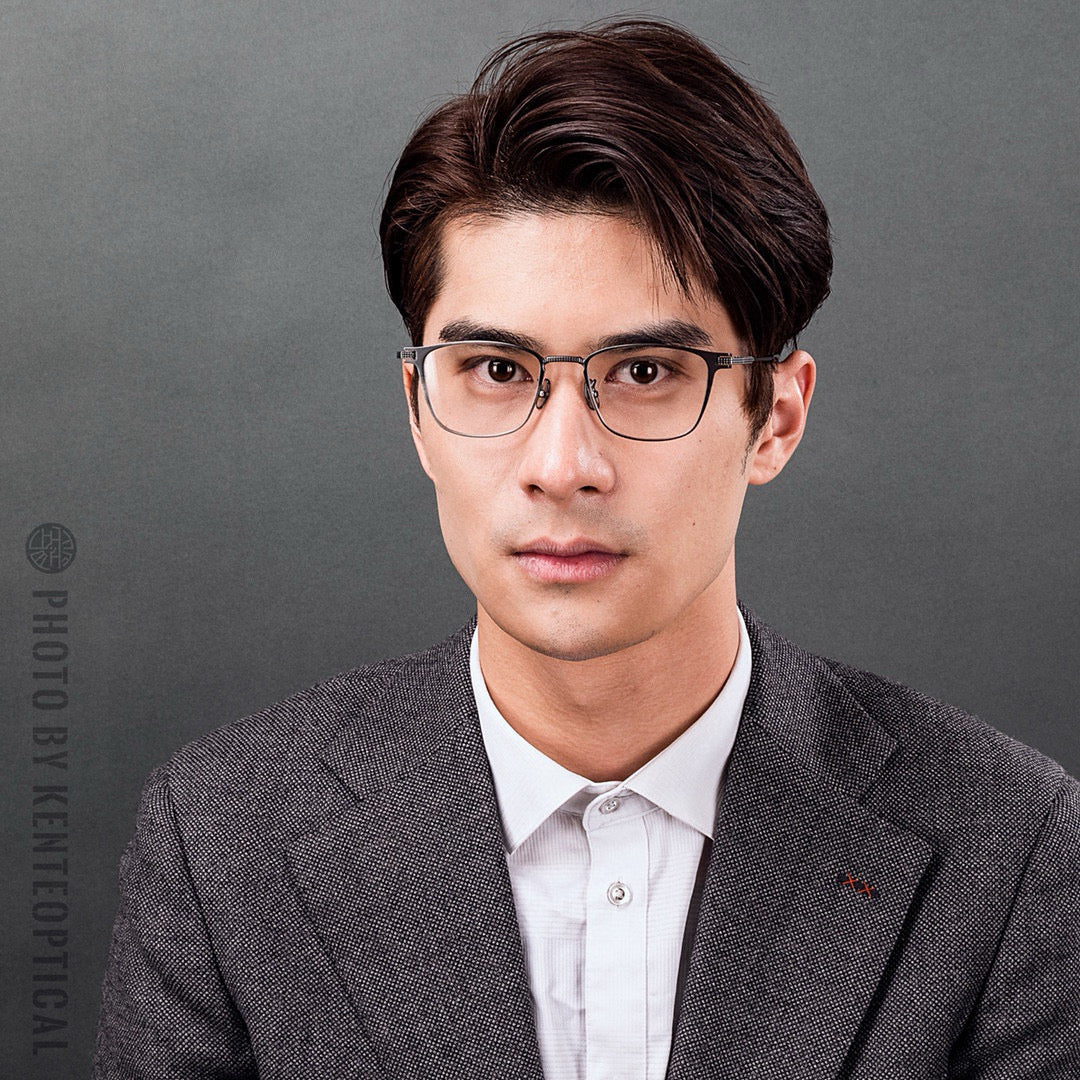 日本 999.9 男女眼鏡 純鈦 size：48-21-142總寬143框高42