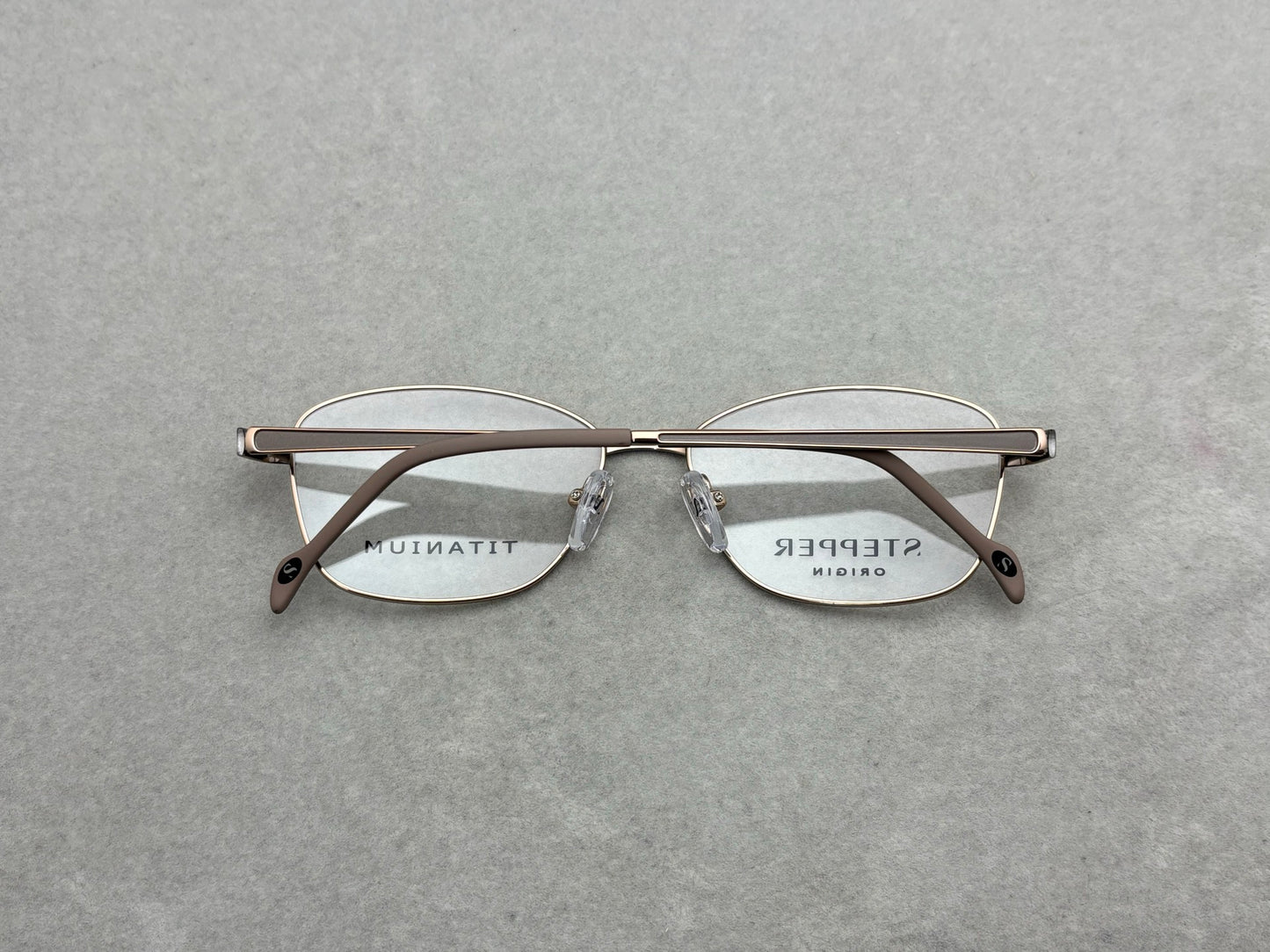 正品 STEPPER 女款眼鏡框 size：52-15-135總寬135框高38