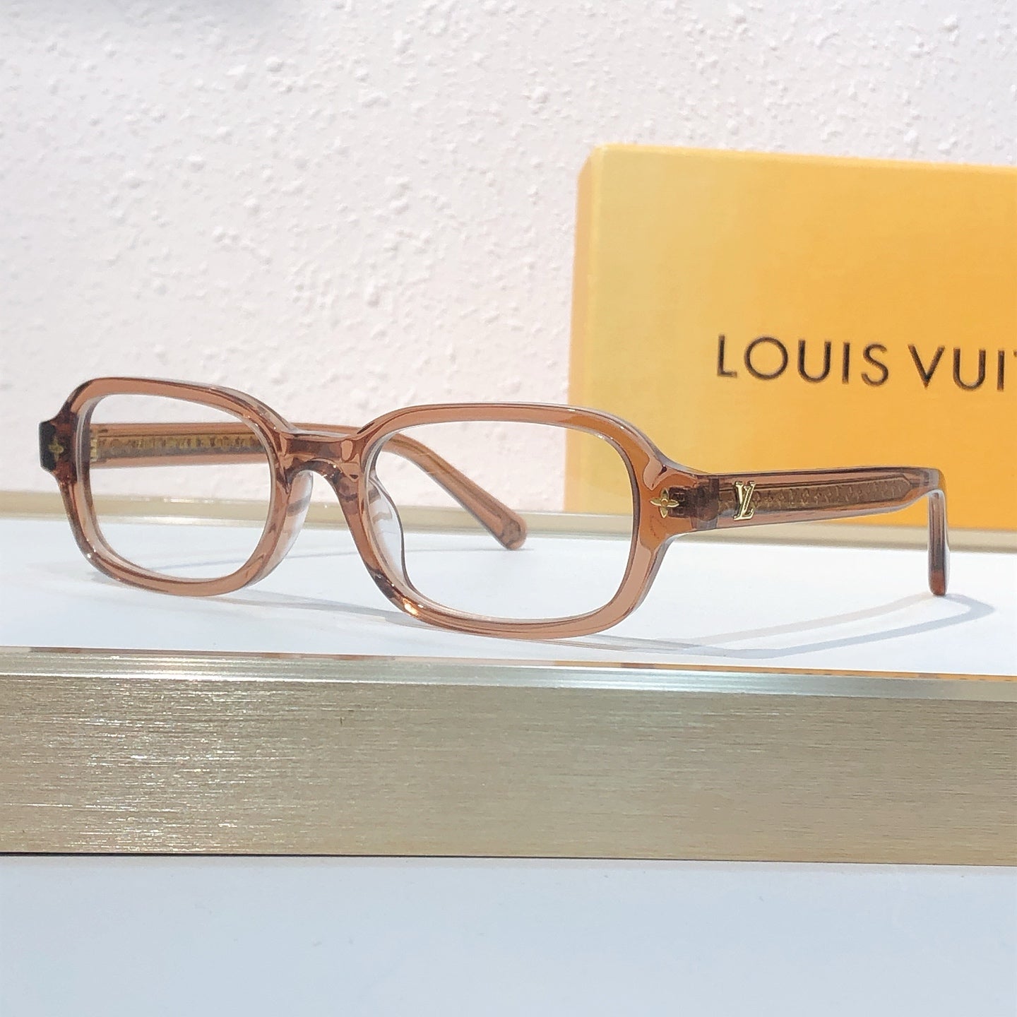 LOUIS VUITTON Z3045U  SIZE：54口17-145