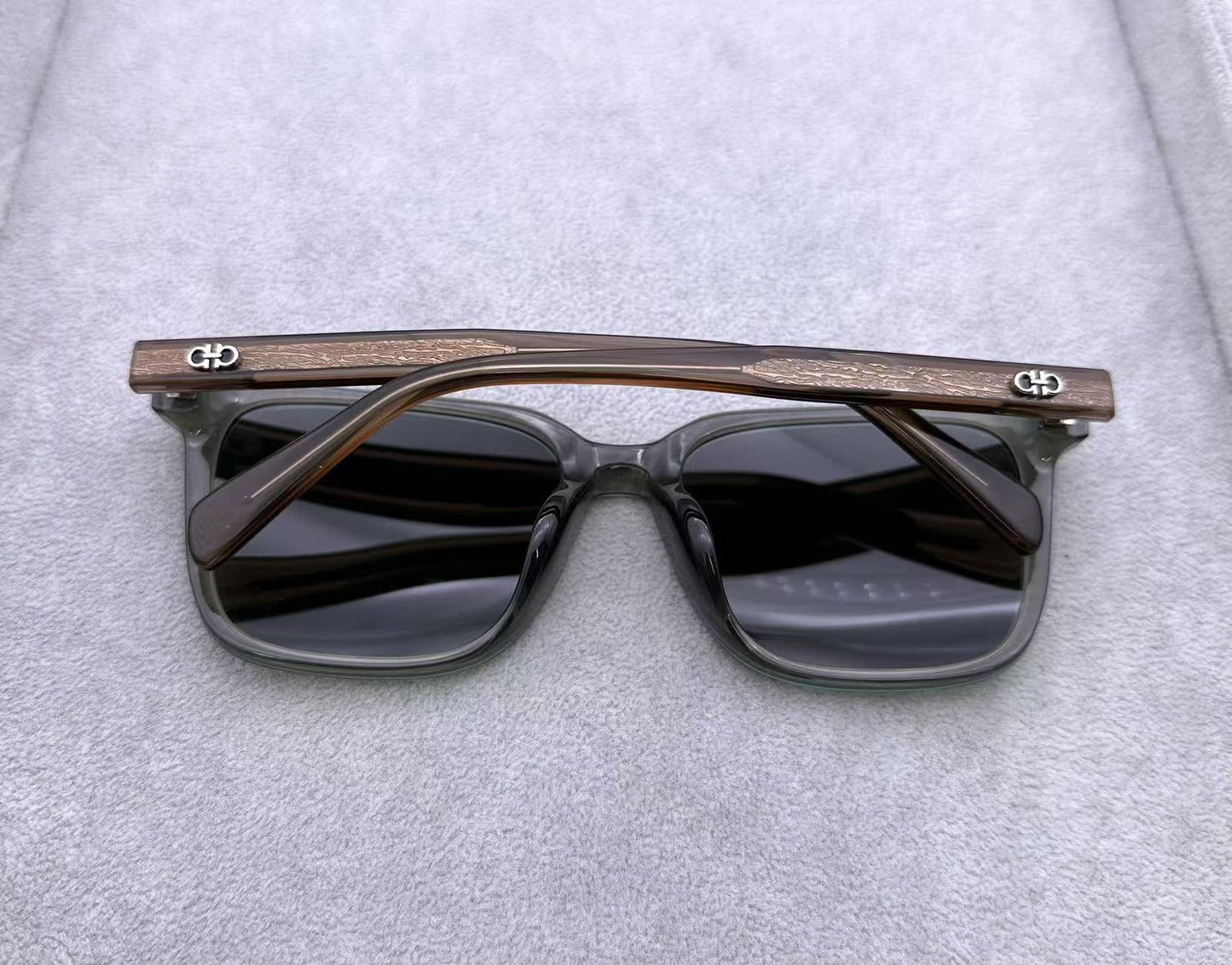 FERRAGAMO SF2057SLBK 綠色鏡片 尺寸57-18-145