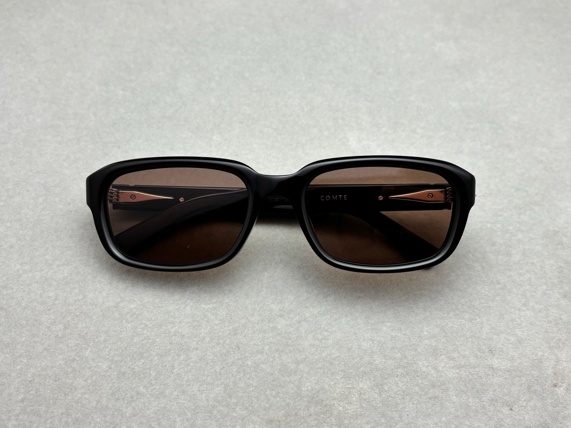 2025年冬季新品GM COMTE 男女款太陽眼鏡 size：56-21-141