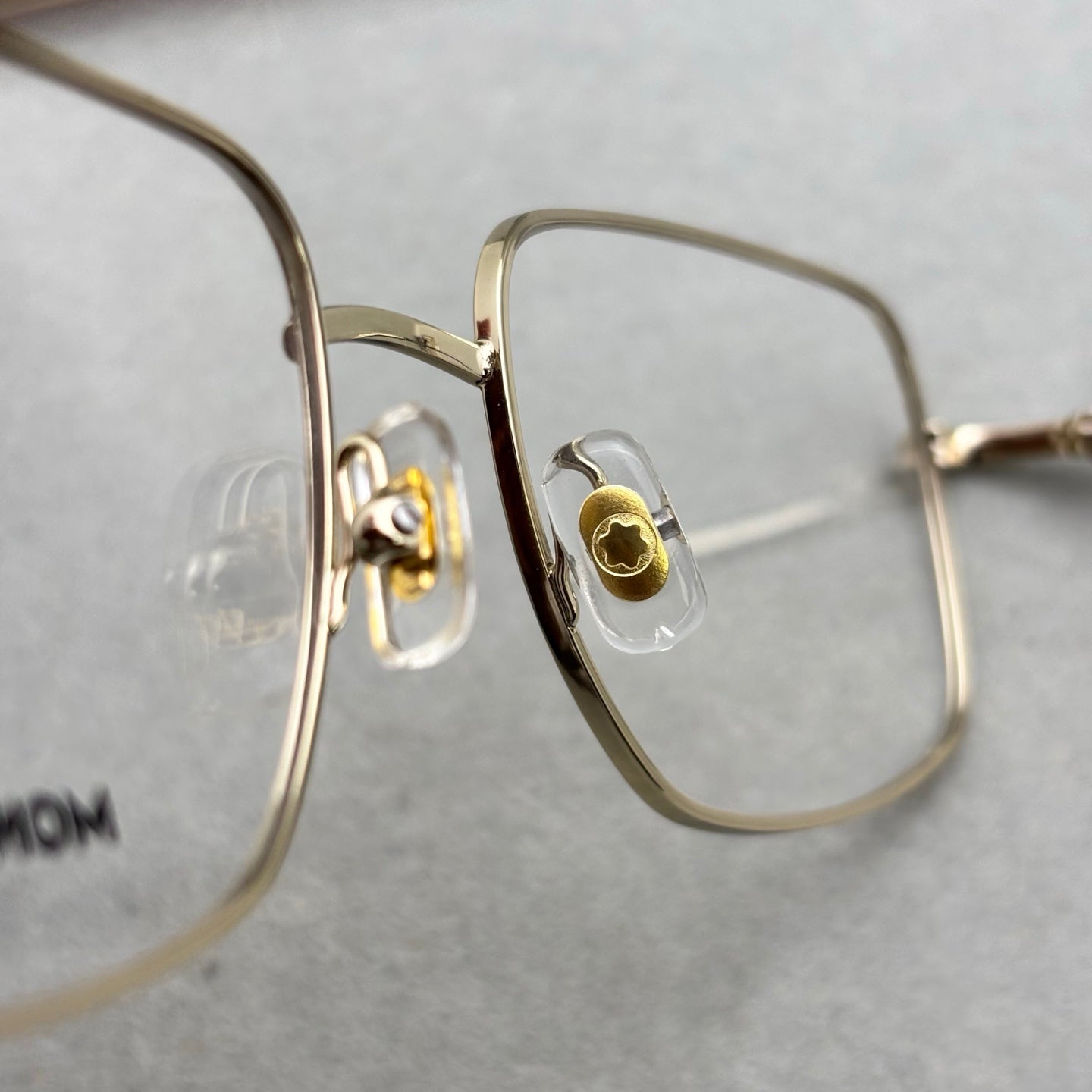 正品 MONT BLANC 男女商務款眼鏡 新品 size：55-18-145總寬143框高40