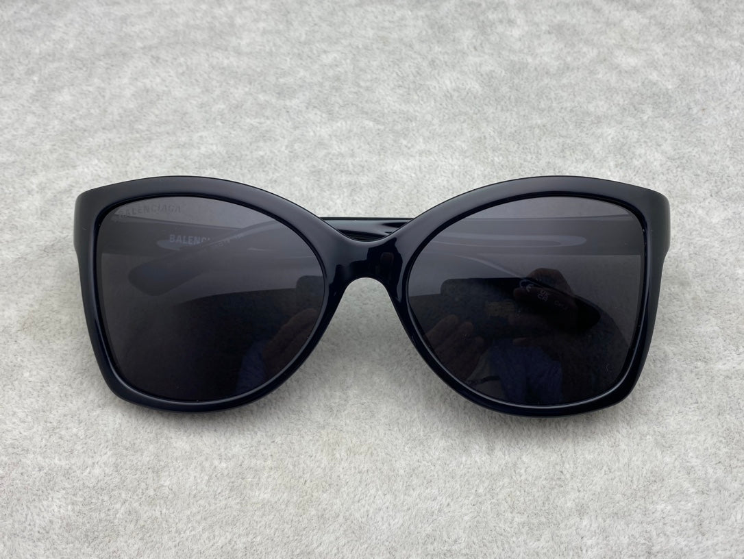 BALENCIAGA男女款太陽眼鏡 新品 size：58-18-135