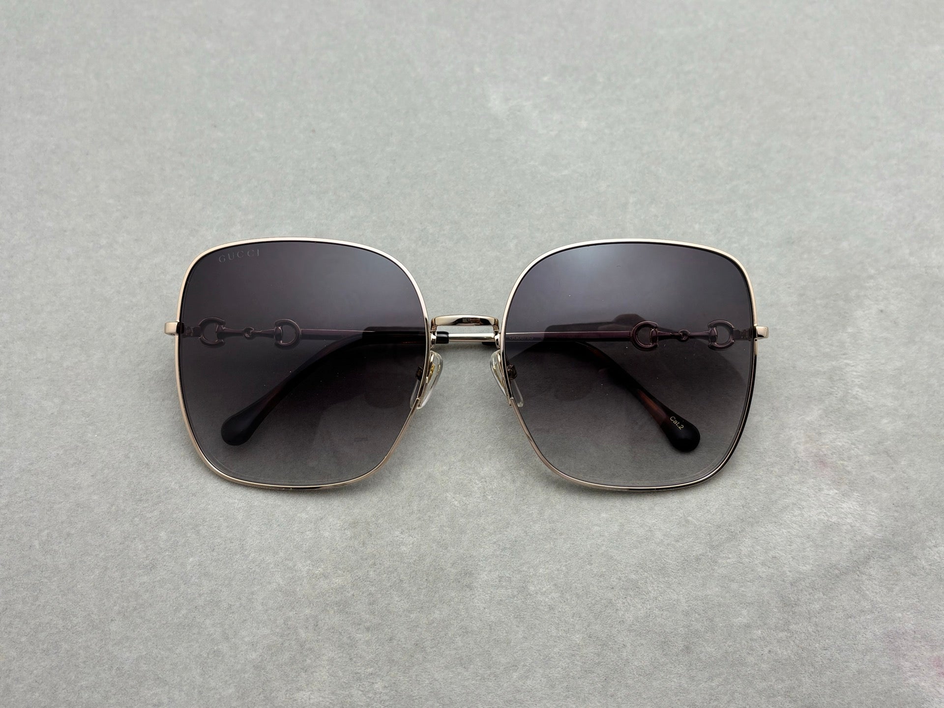 GUCCI GG0879S  男女款太阳镜   size：61-18-140