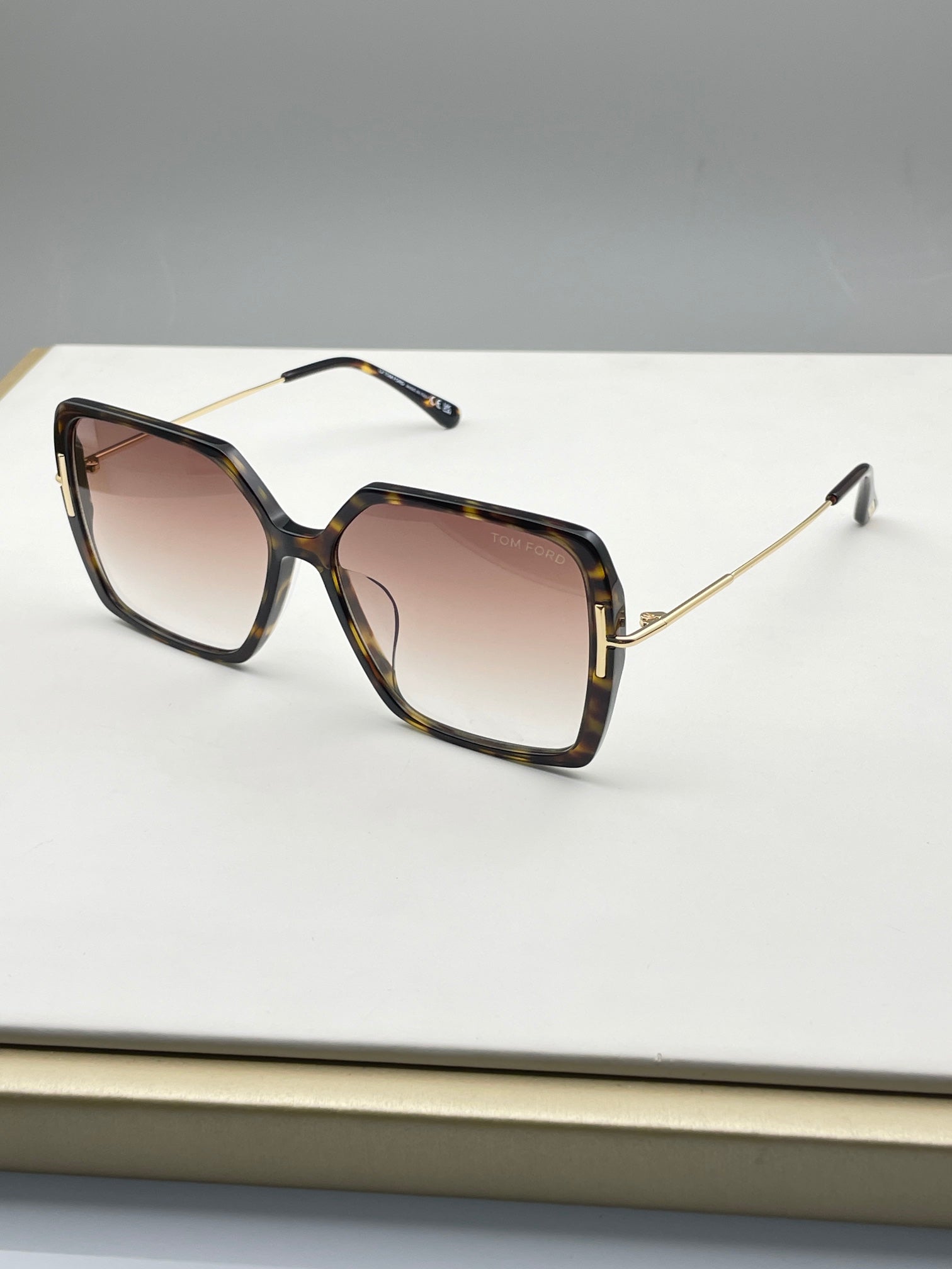 TOM FORD TF 1039太陽眼鏡,尺寸59-15-140