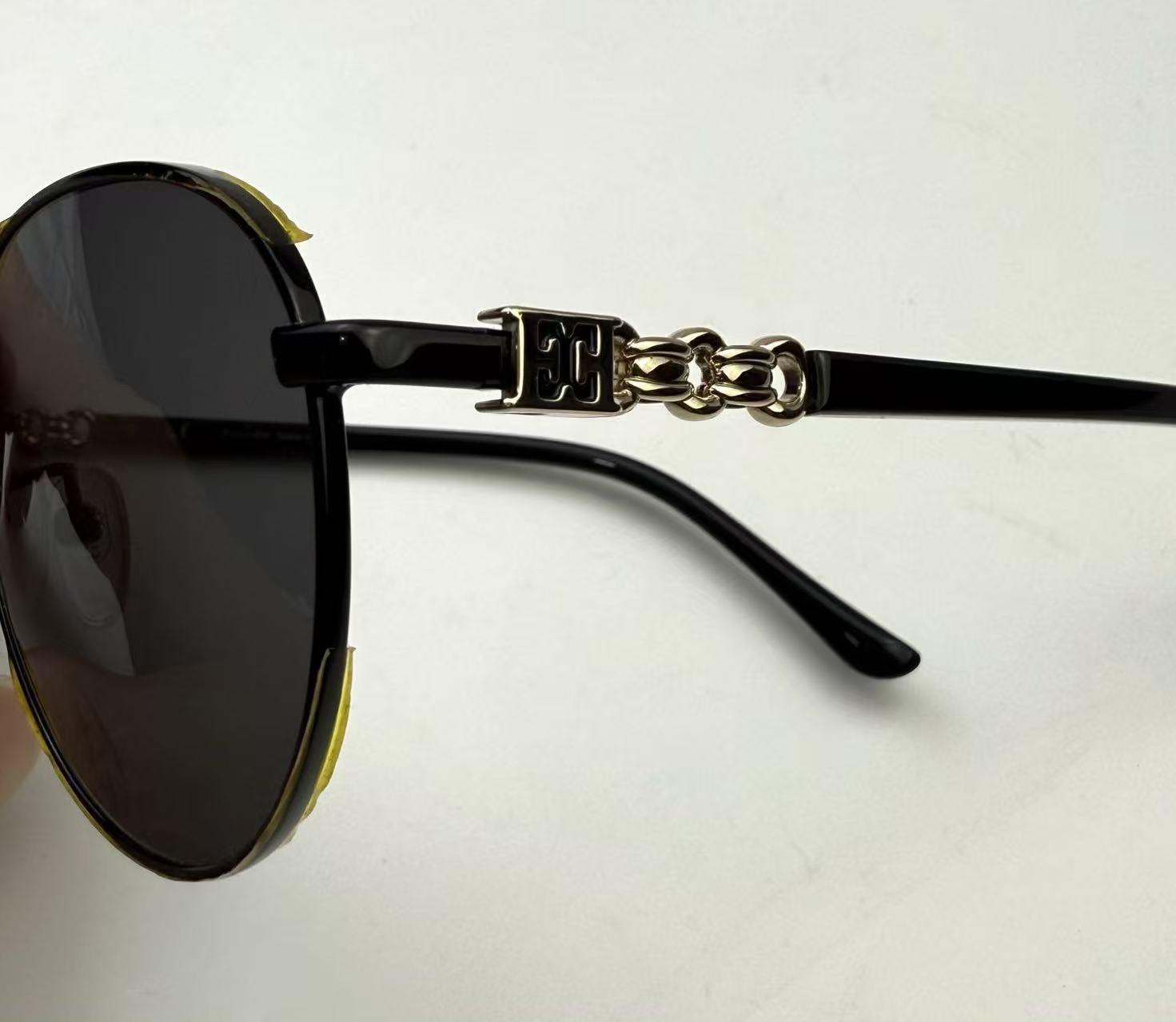 ESCADA 金屬太陽眼鏡墨鏡 SESG20B 黑色 尺寸56-19-140