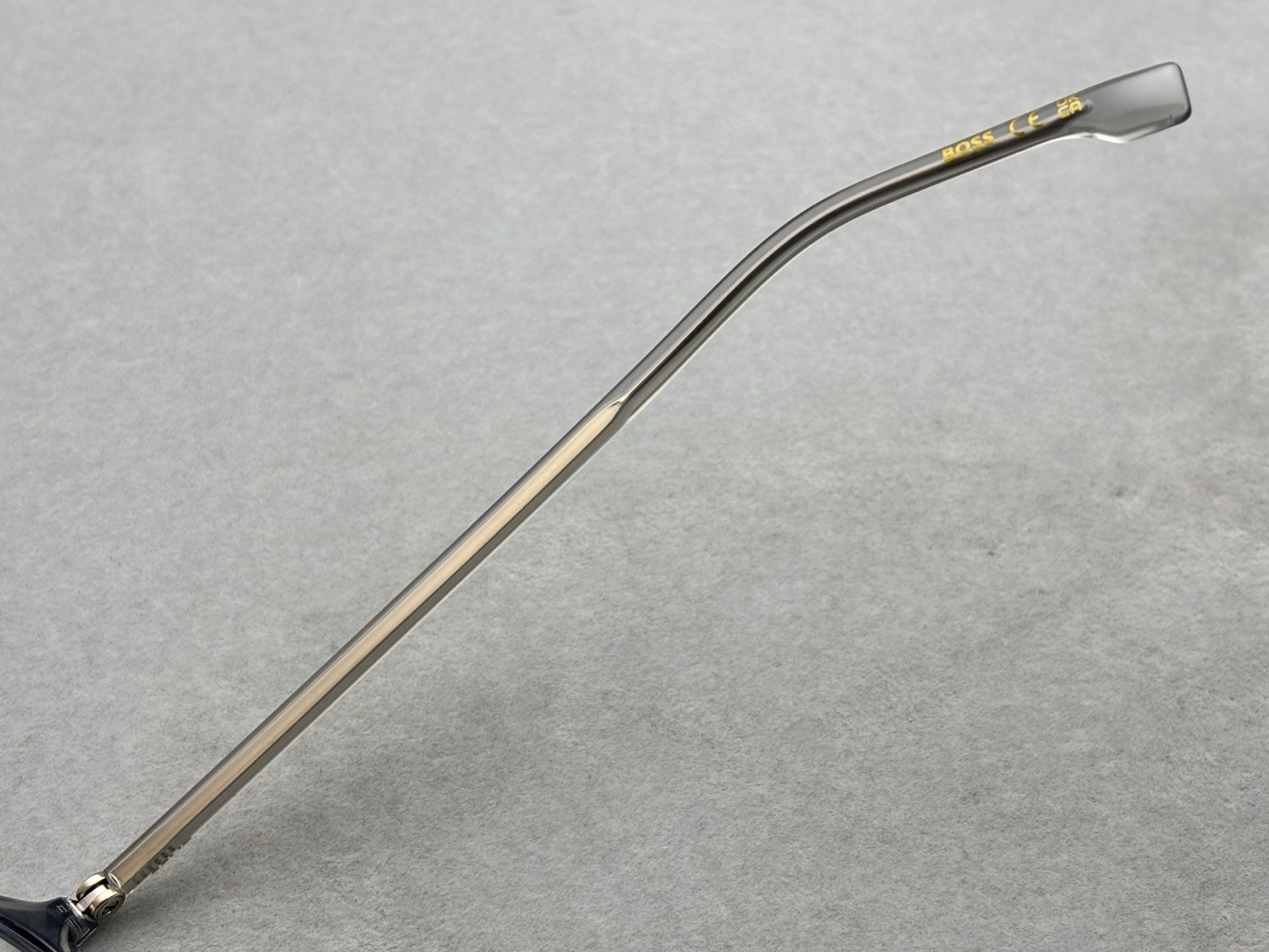 正品 HUGO BOSS 男女眼鏡 size：50-20-150總寬142框高47