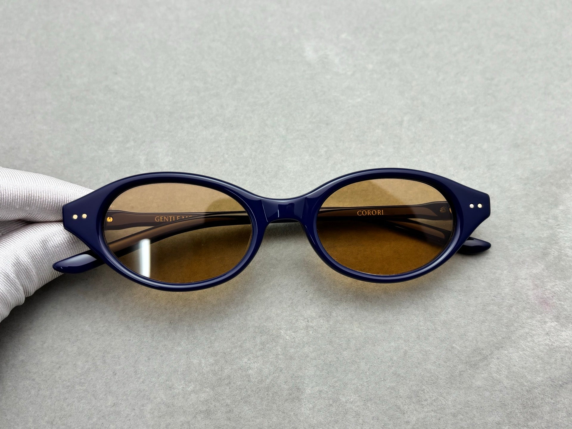 2025年新品！ GM CORORI 型號 女款太陽眼鏡 書呆子系列 義大利進口板材打造 不易變形 不容錯過 size：49-20-145