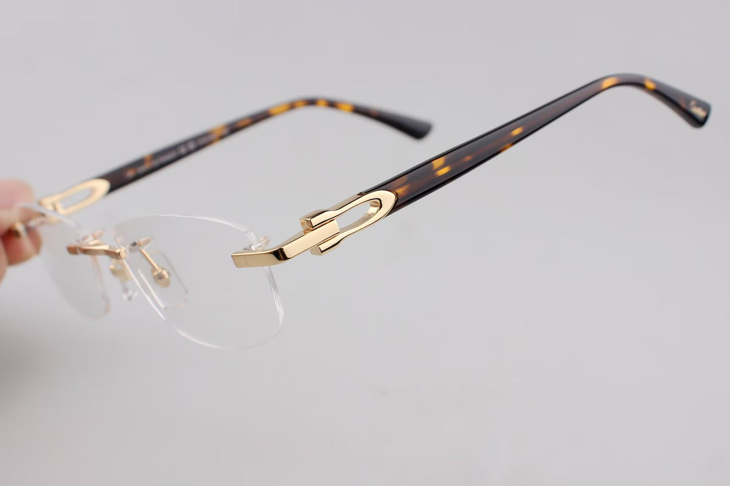 新款Cartier CT0318O眼镜尺码  52口16-140