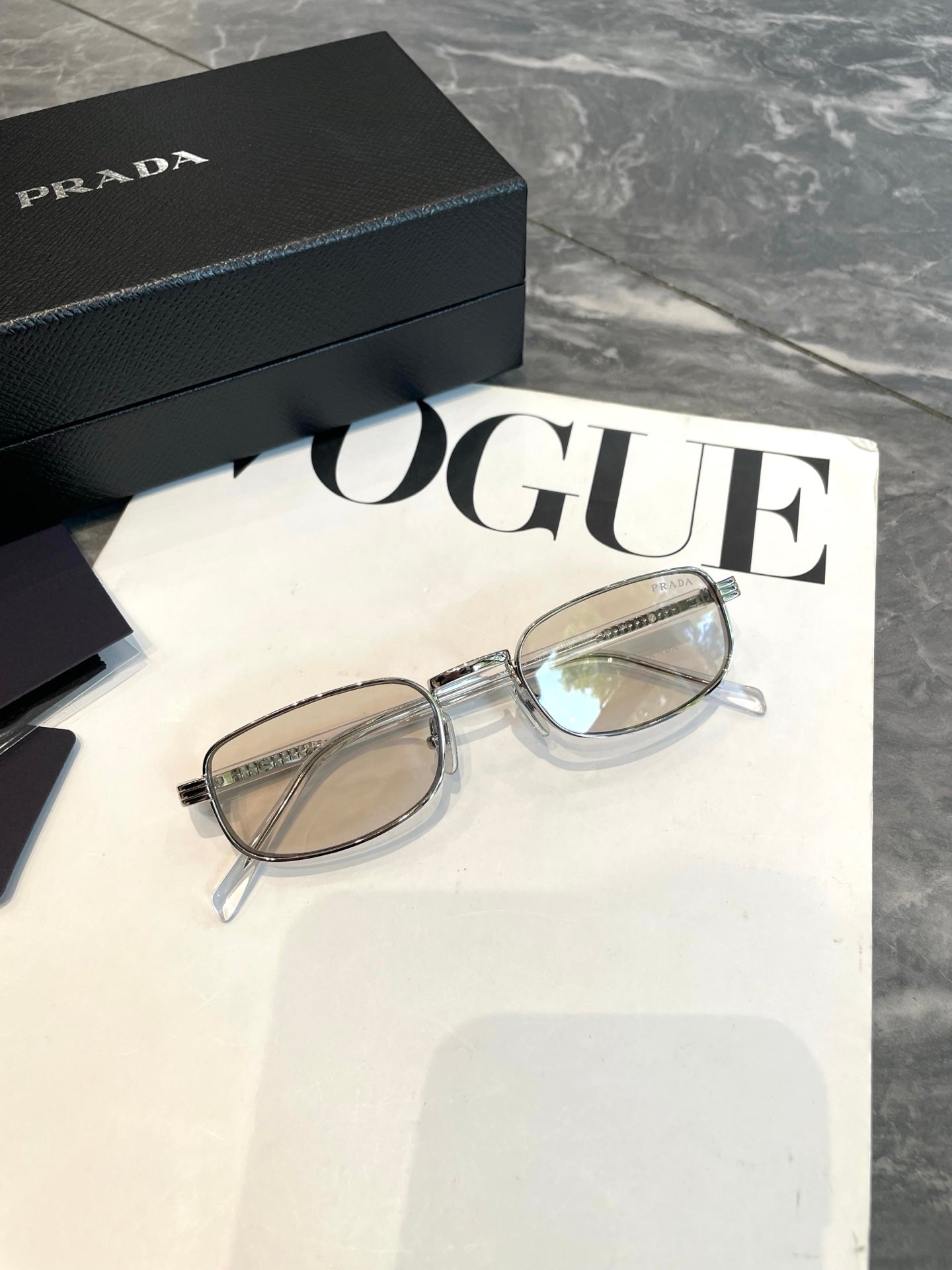 Jennie & Prada  RB54