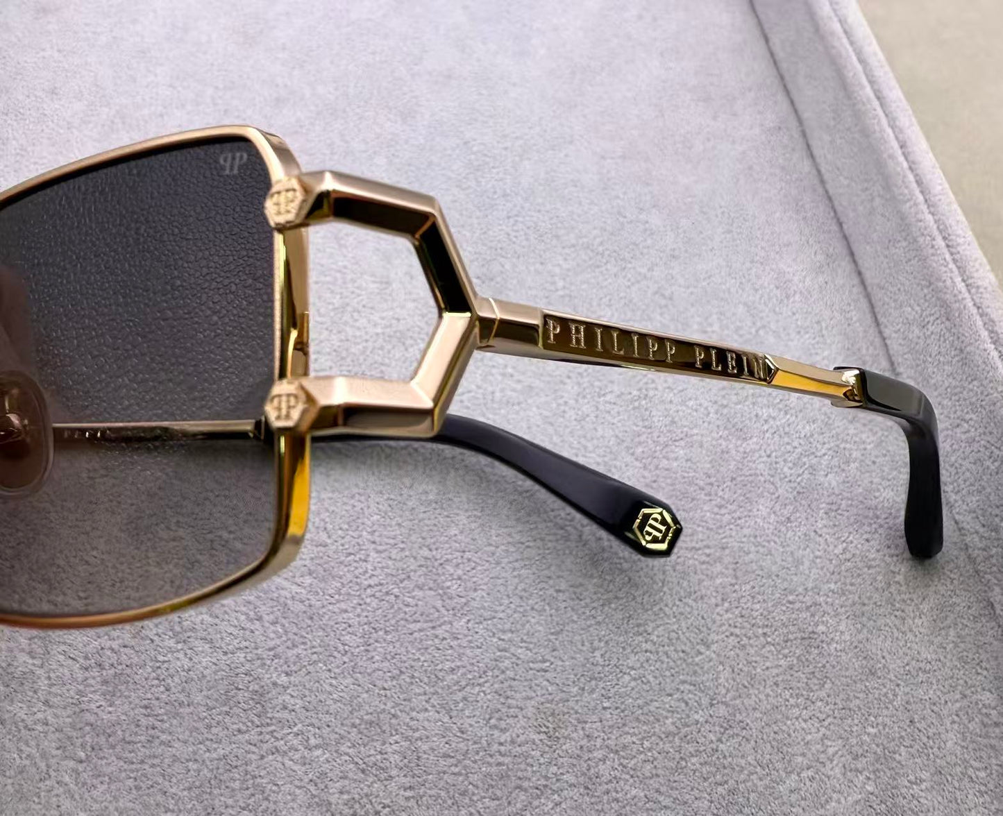 Philipp Plein size：58-18-145