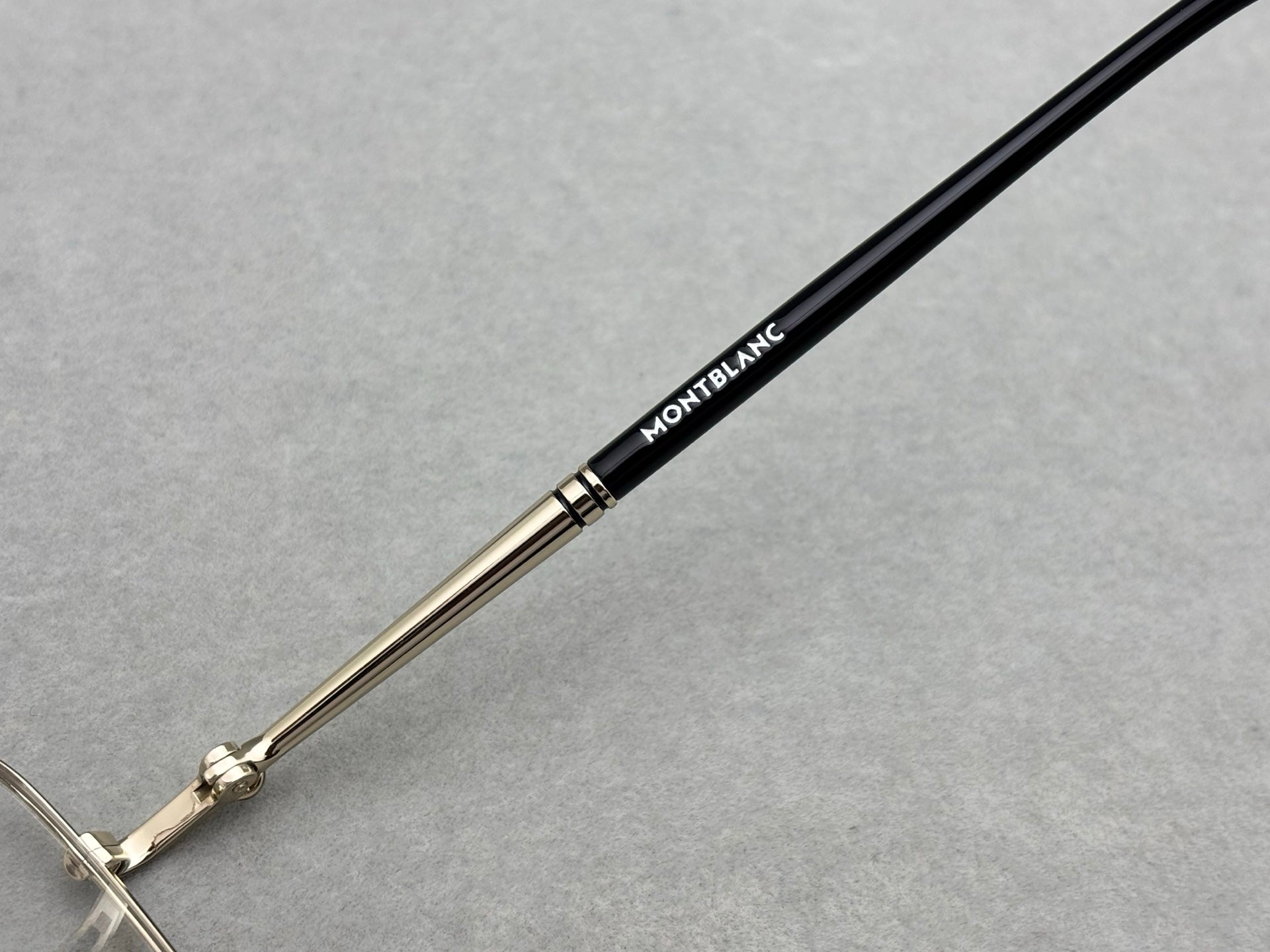 正品 MONT BLANC 男女商務款眼鏡 新品 size：55-18-145總寬143框高40