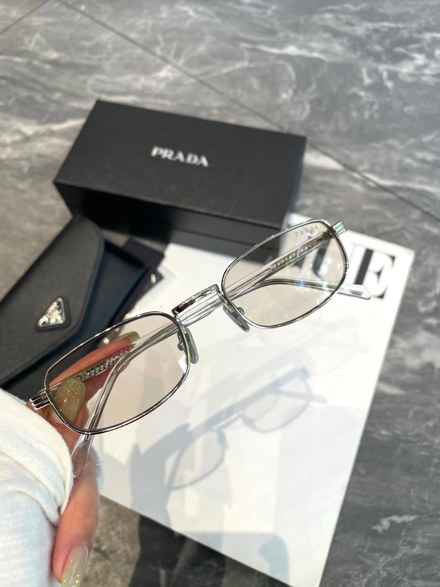 jennie墨超PradaB54s Prada B54