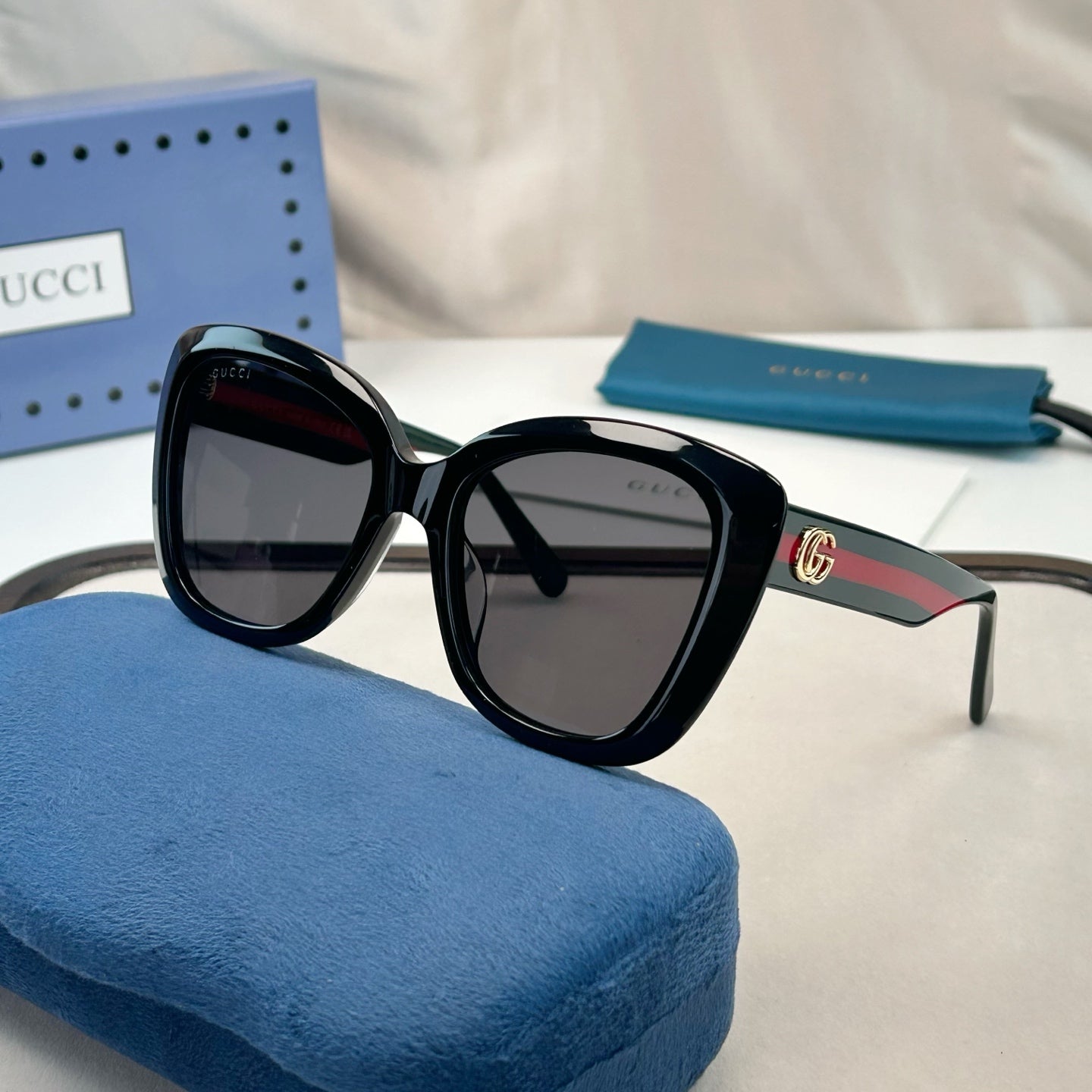 GUCCI   GG0860S 53-19-140