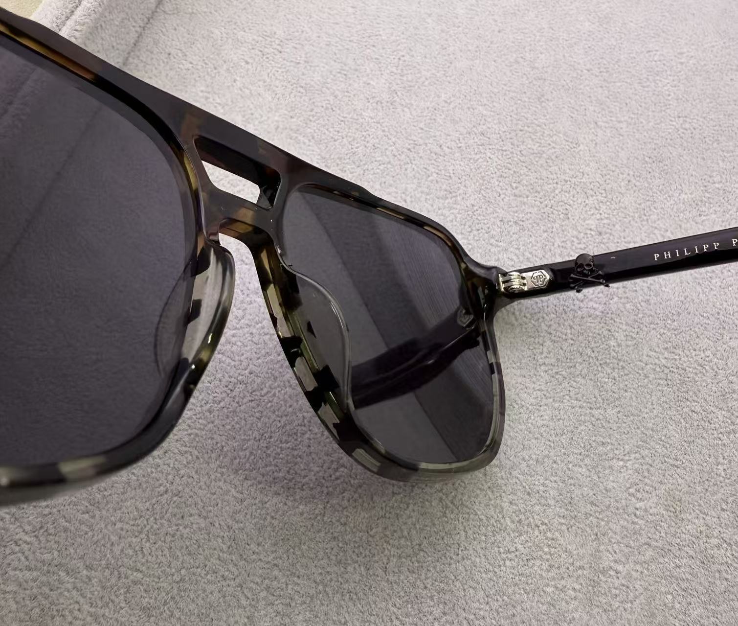 全新Philipp Plein 男女款太陽眼鏡 size：55-20-150